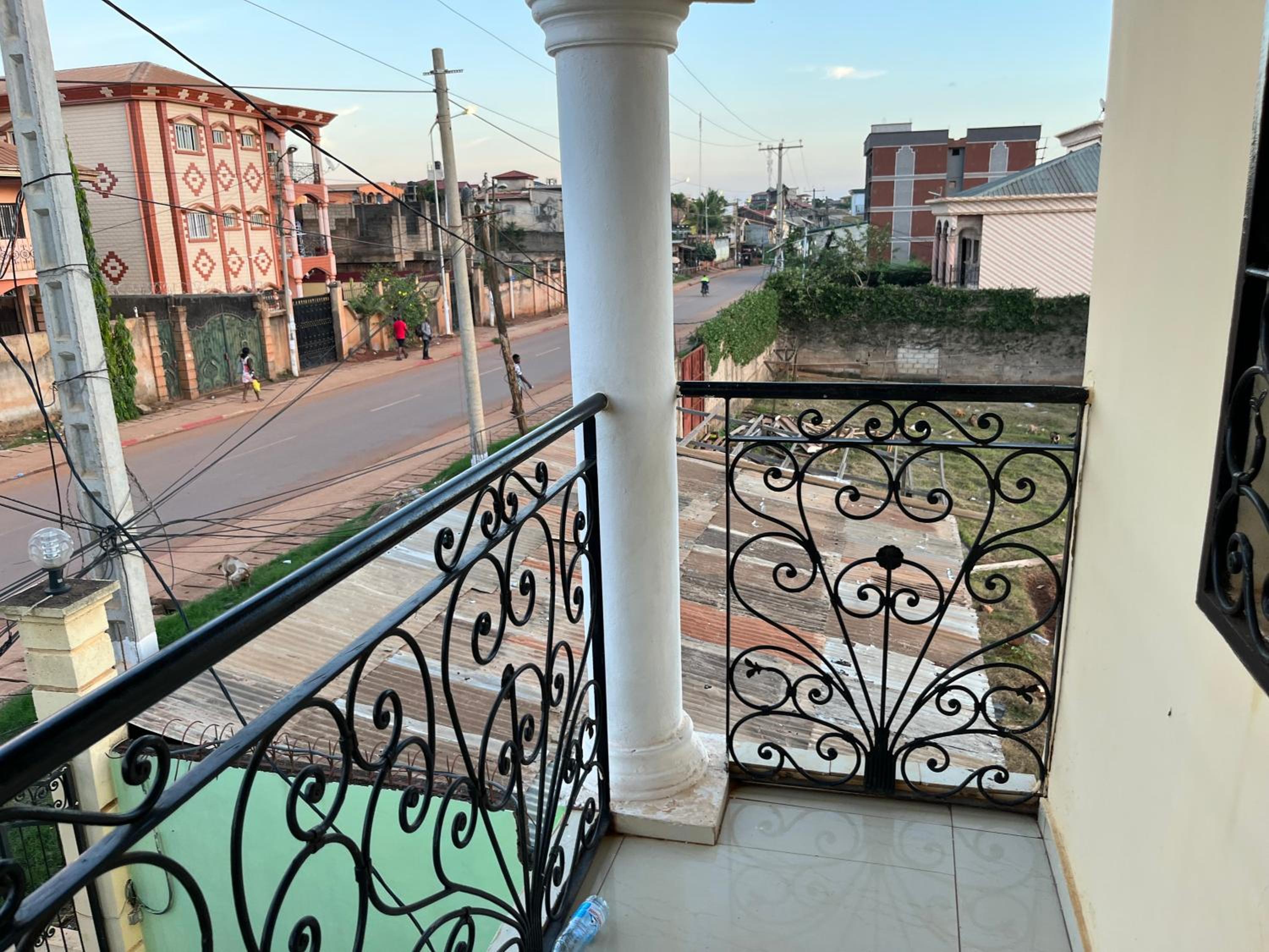 Appartement moderne 120 m2, cameras de surveillance , quartier résidentiel, Nkomo Maetur, YAOUNDE
