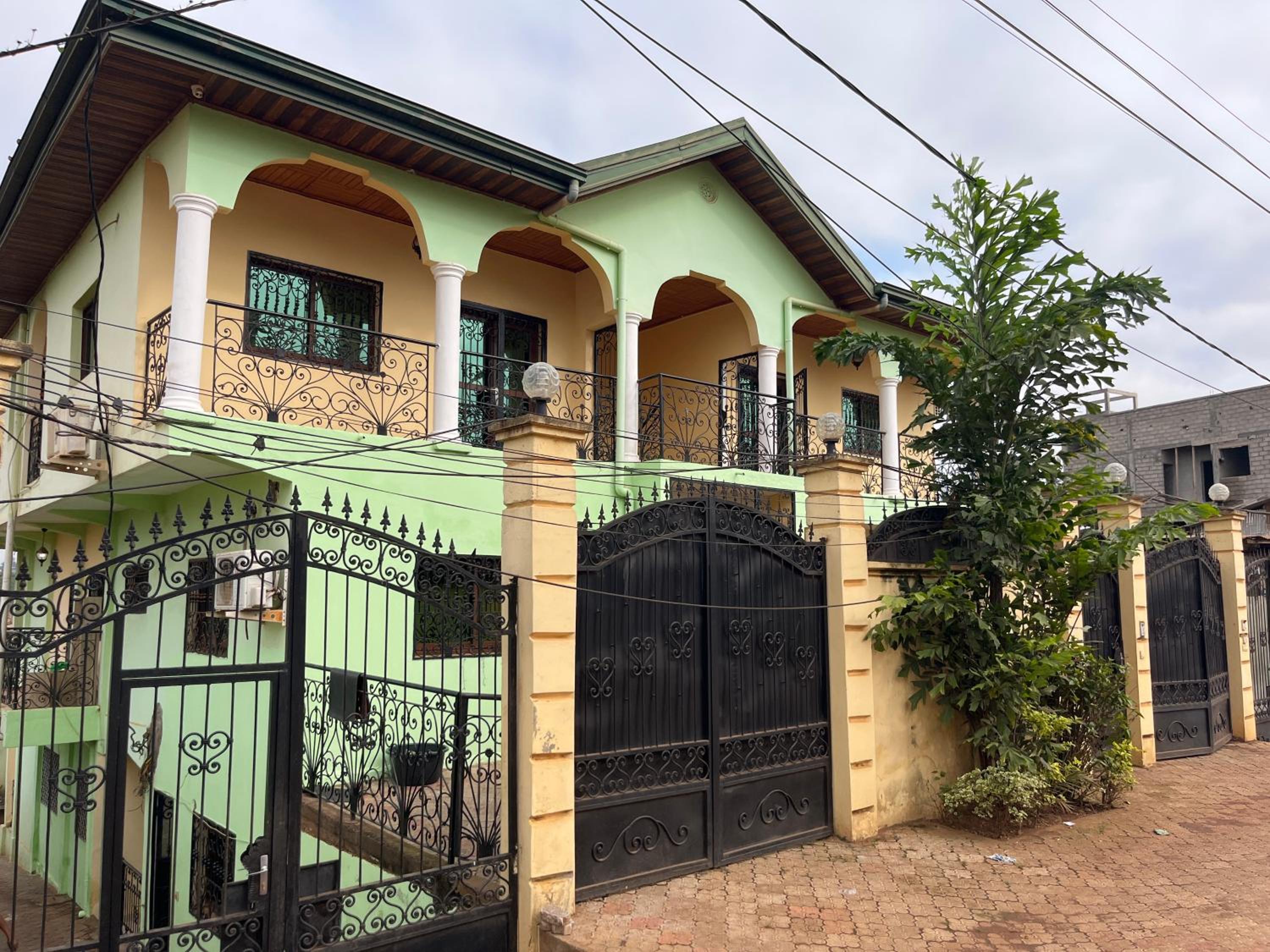Appartement moderne 120 m2, cameras de surveillance , quartier résidentiel, Nkomo Maetur, YAOUNDE