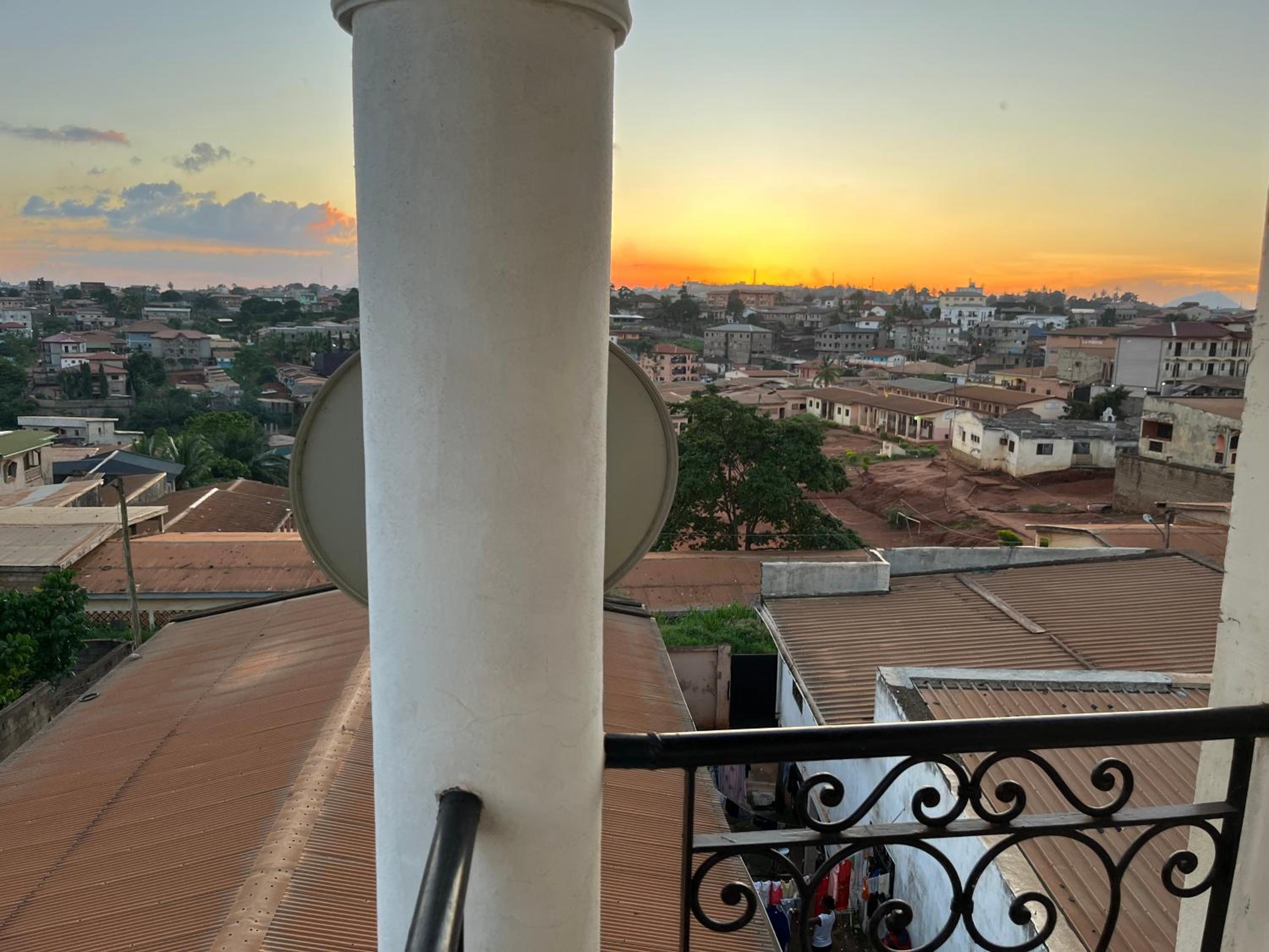 Appartement moderne 120 m2, cameras de surveillance , quartier résidentiel, Nkomo Maetur, YAOUNDE