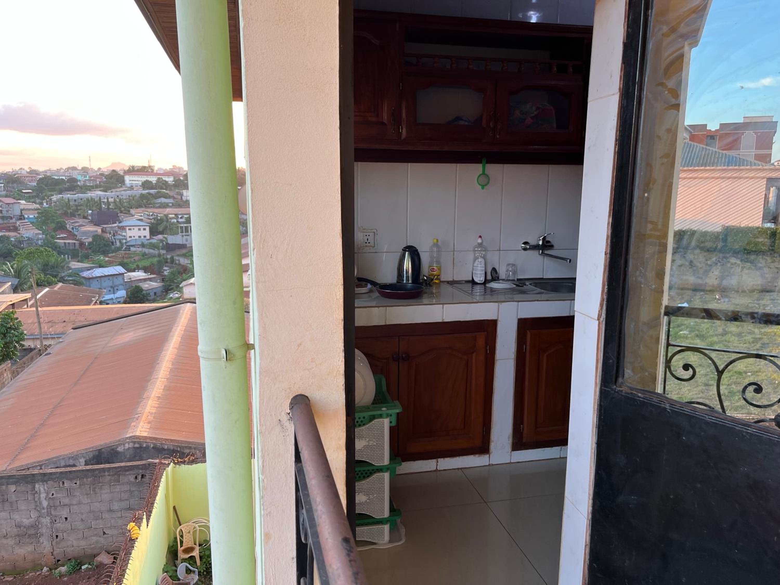 Appartement moderne 120 m2, cameras de surveillance , quartier résidentiel, Nkomo Maetur, YAOUNDE