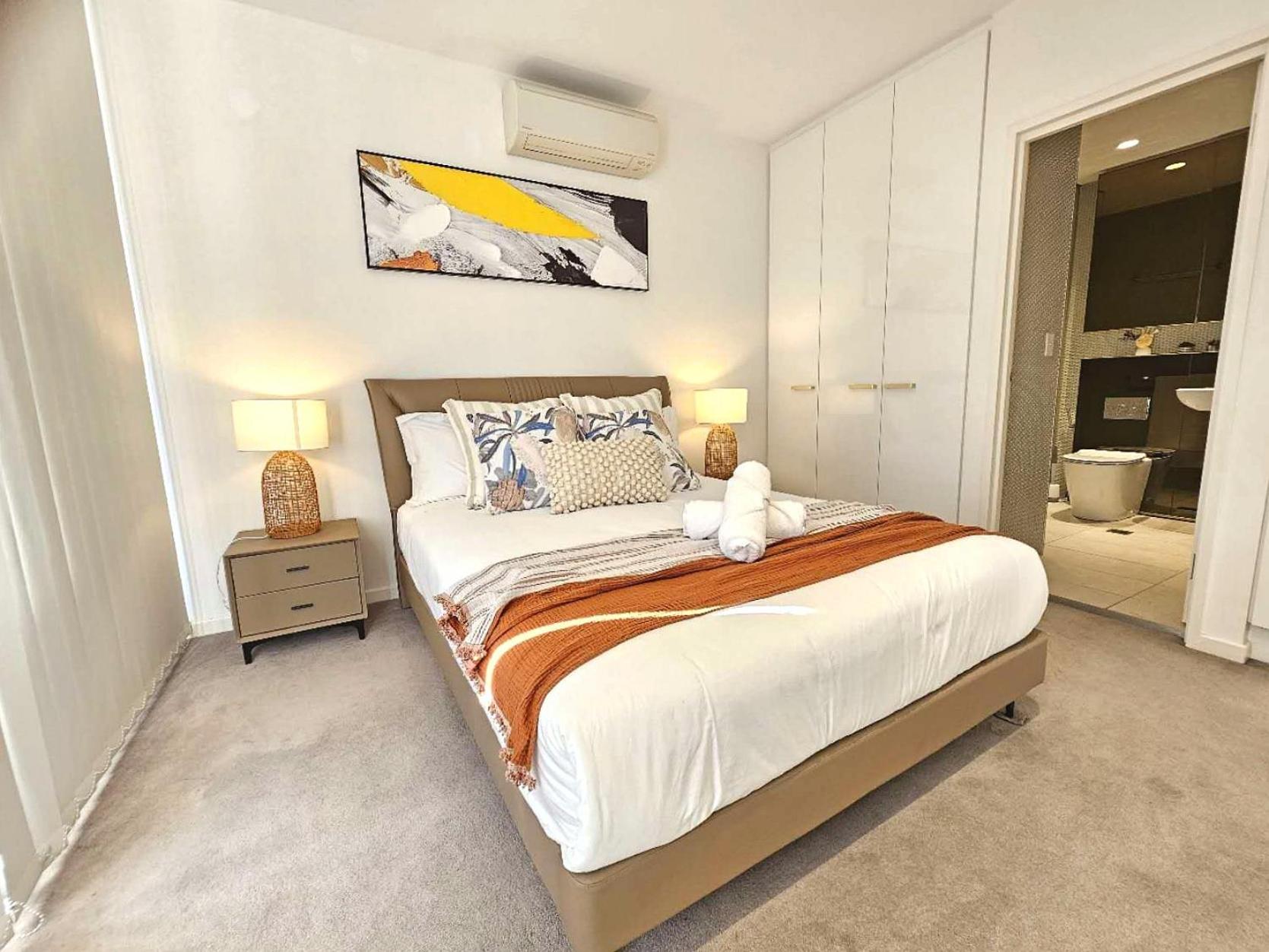 Luxury Condo 2Bedrooms near Olympic Park CBD