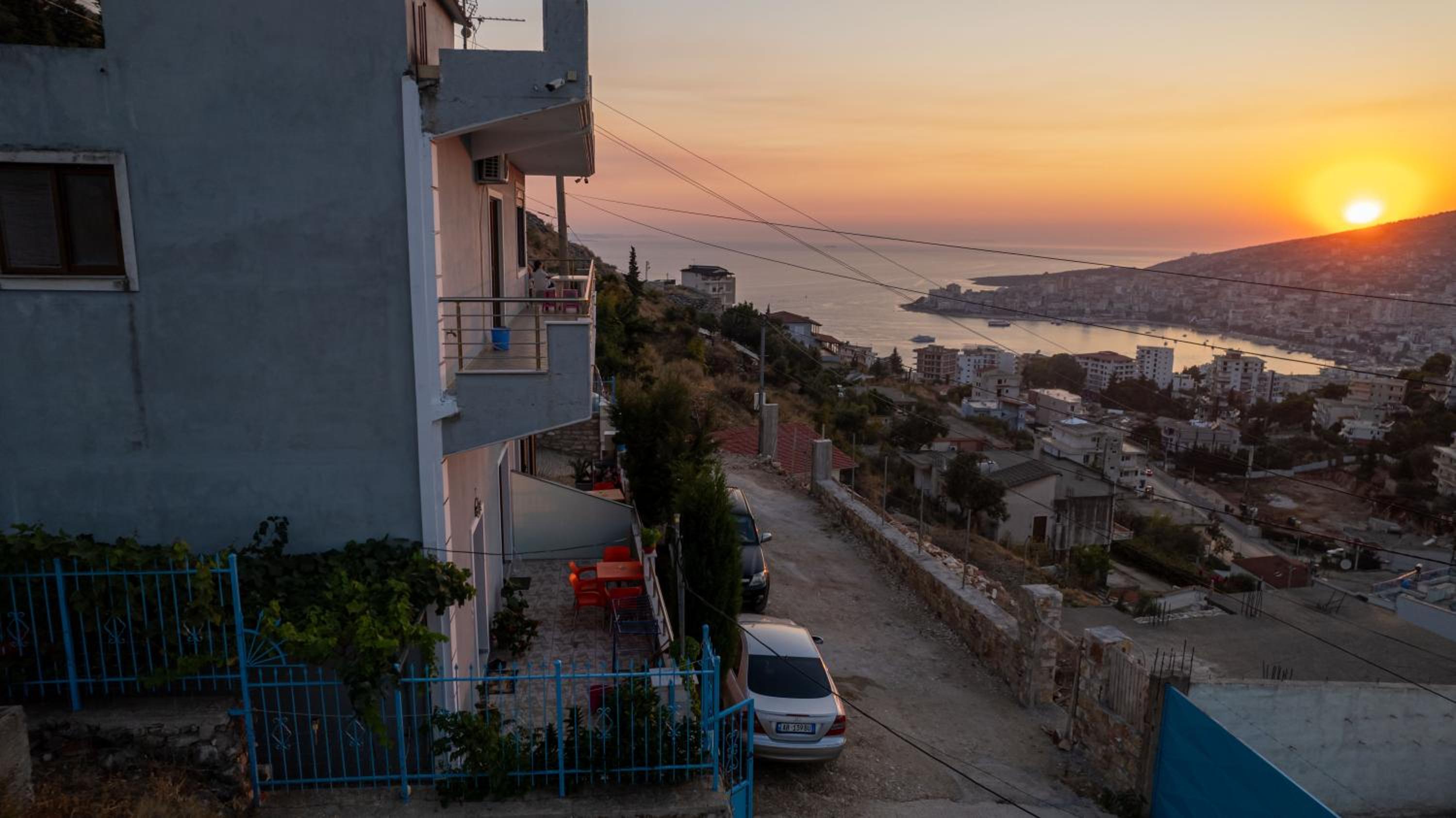 Sunshine Apartments photo 4