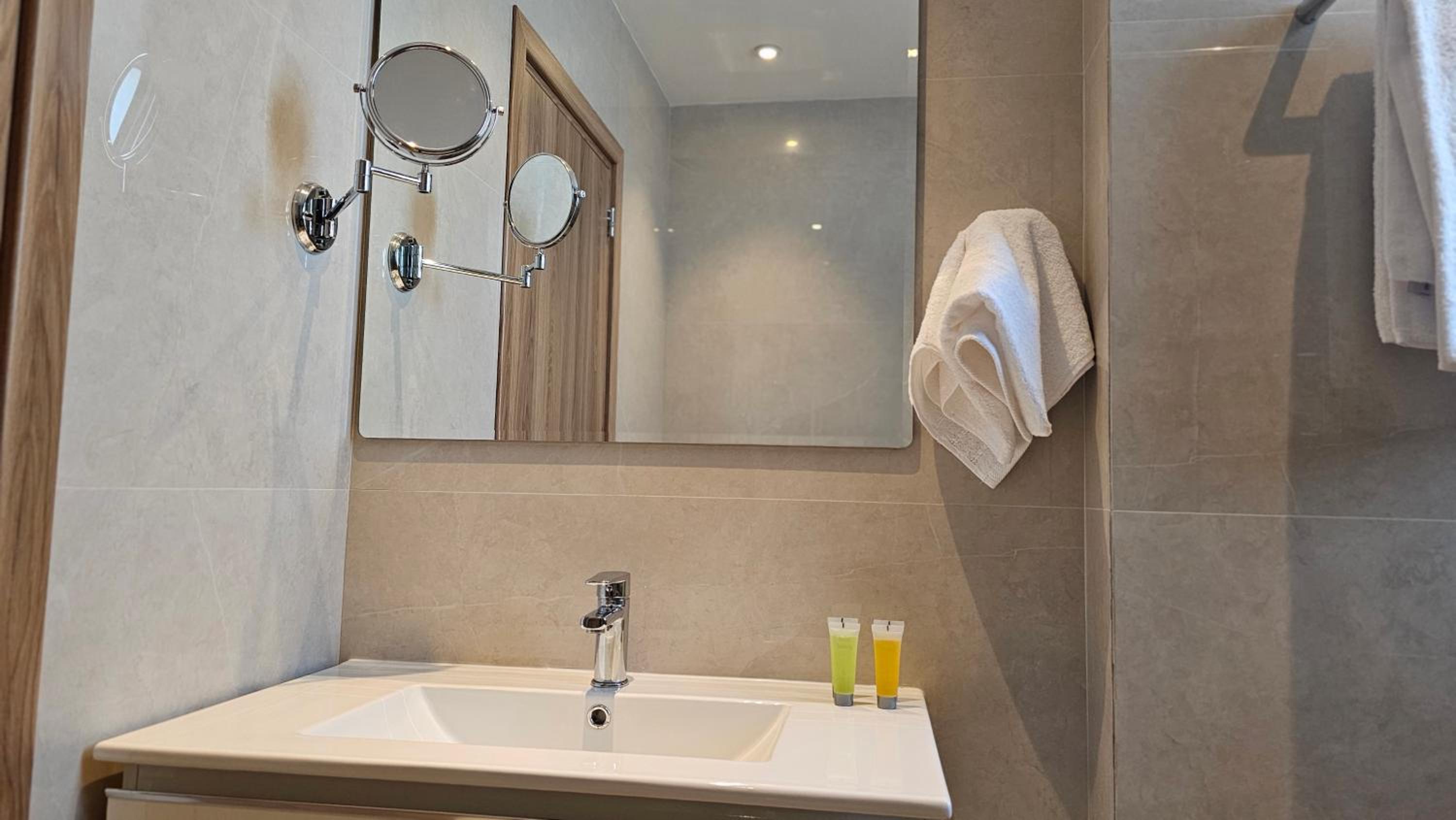 STAY Oasis Luxury Villas