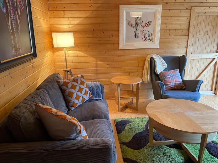 LOG CABIN living for 3-4 people in Frimley view 5