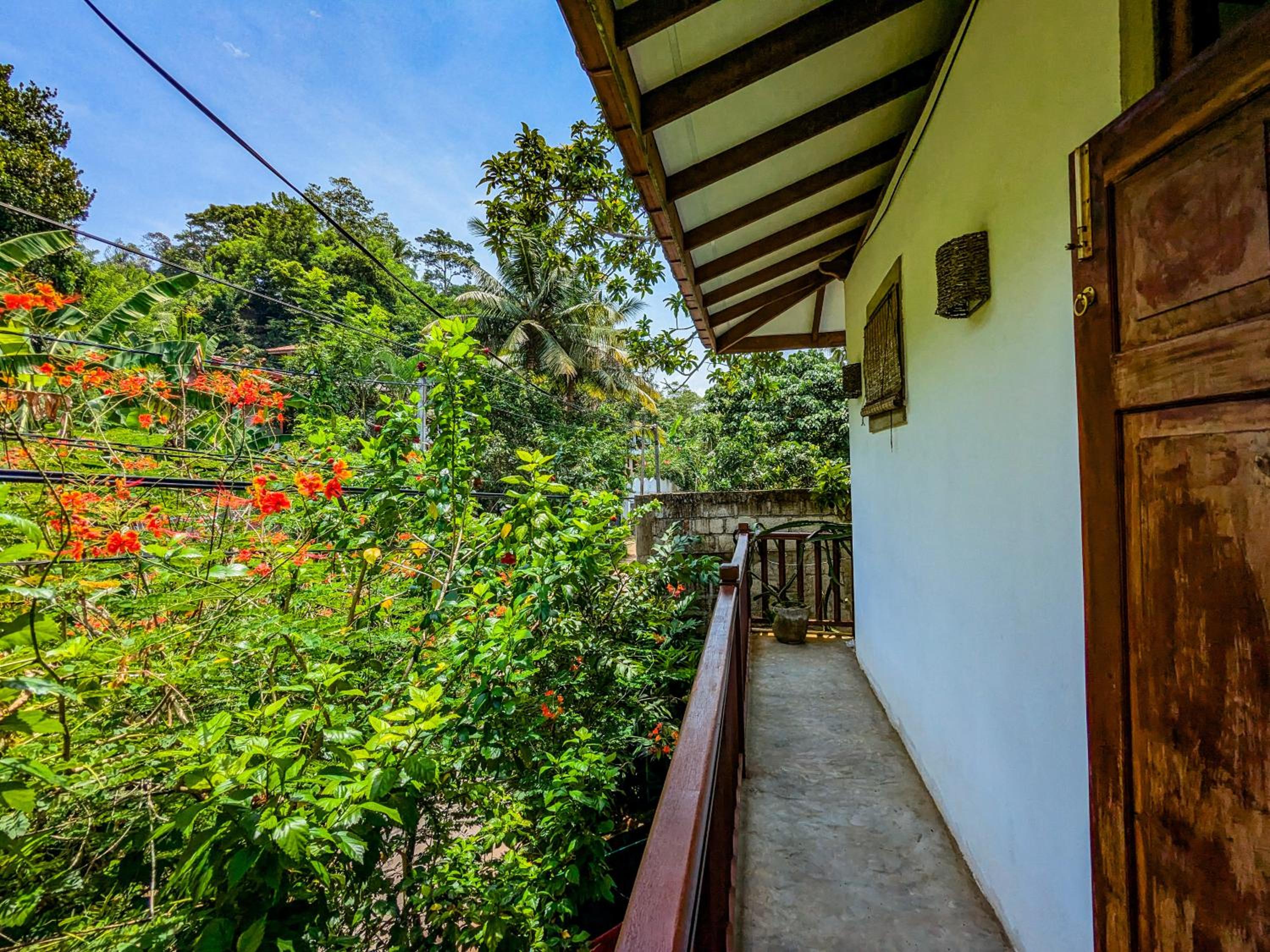 Green Leaf Apartment