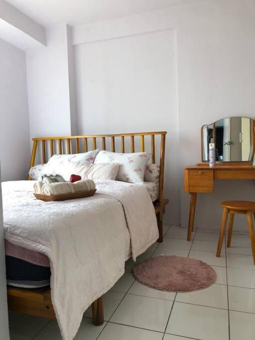2BR KRL access with Netflix, Kalibata City view 5
