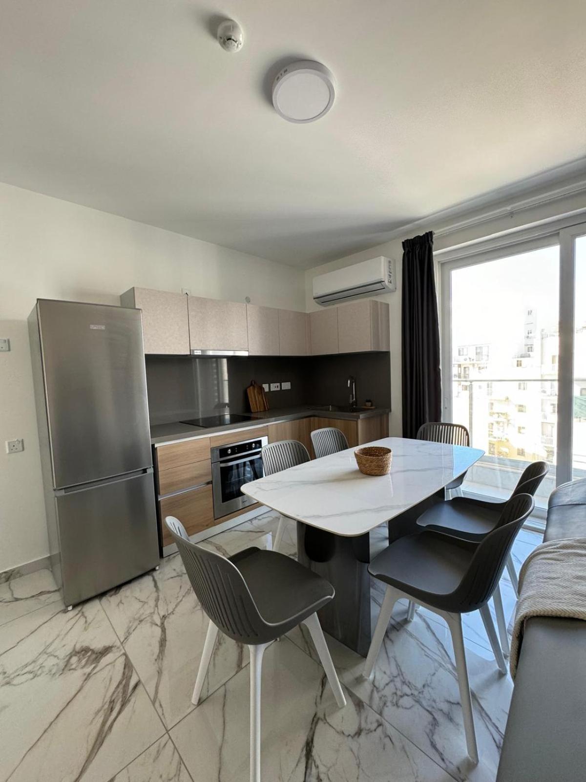 New, Stylish and Modern 1BR Apartment - by HostMT photo 5