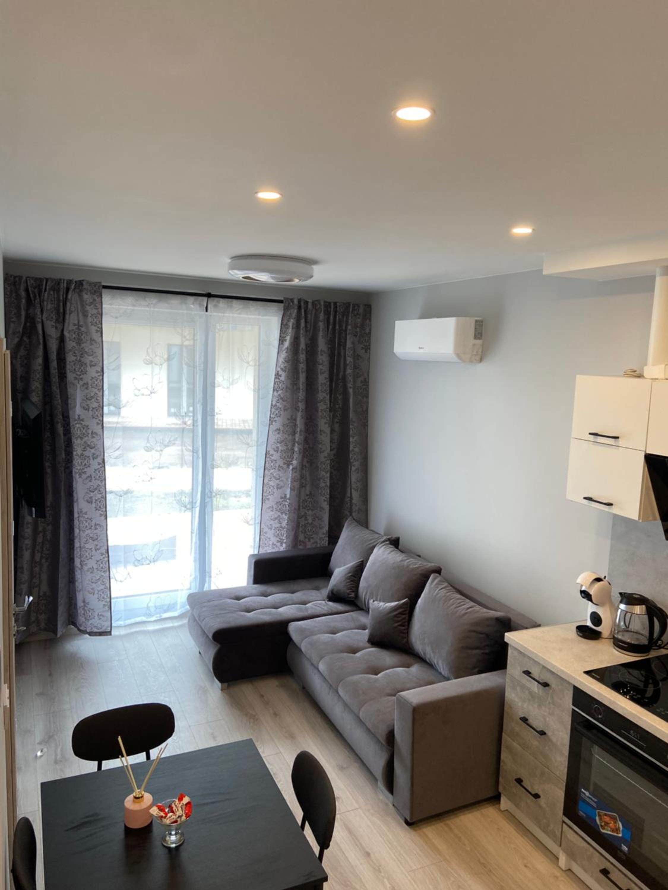 Takas I Jura Apartment with Pool