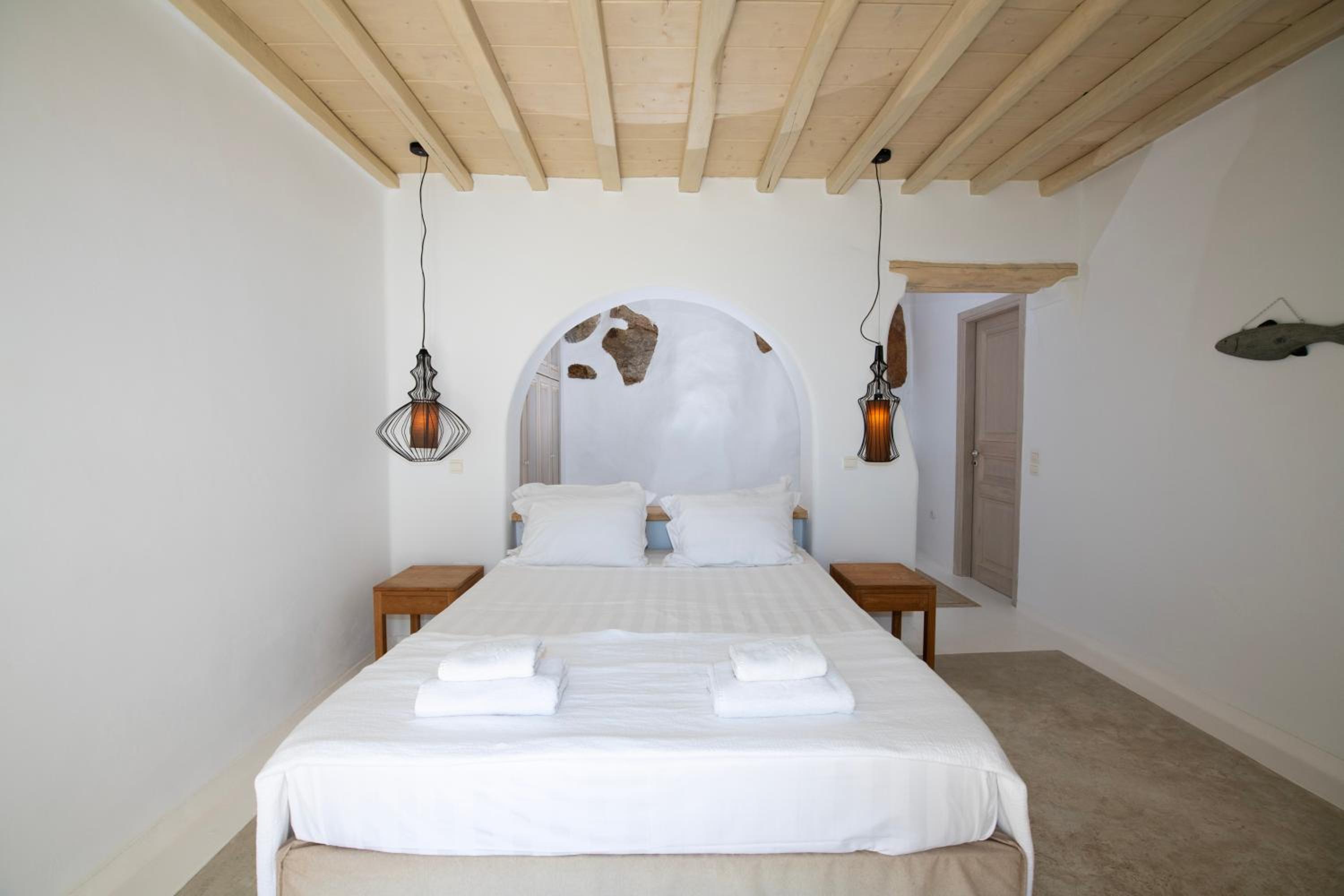 Topos exclusive Mykonos- villa Kymothoe view 4