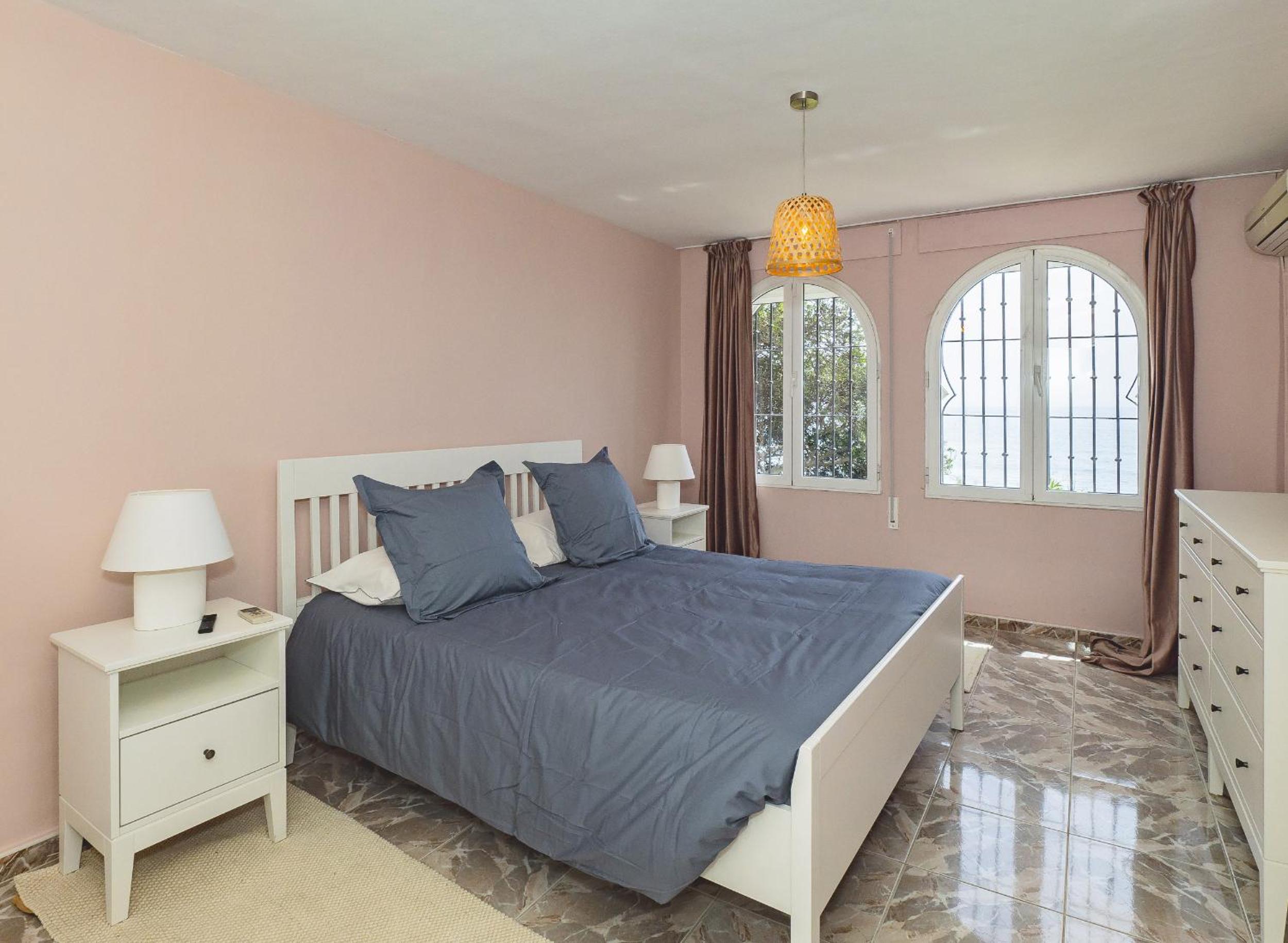 Cubo's Beachfront Villa Khayyam
