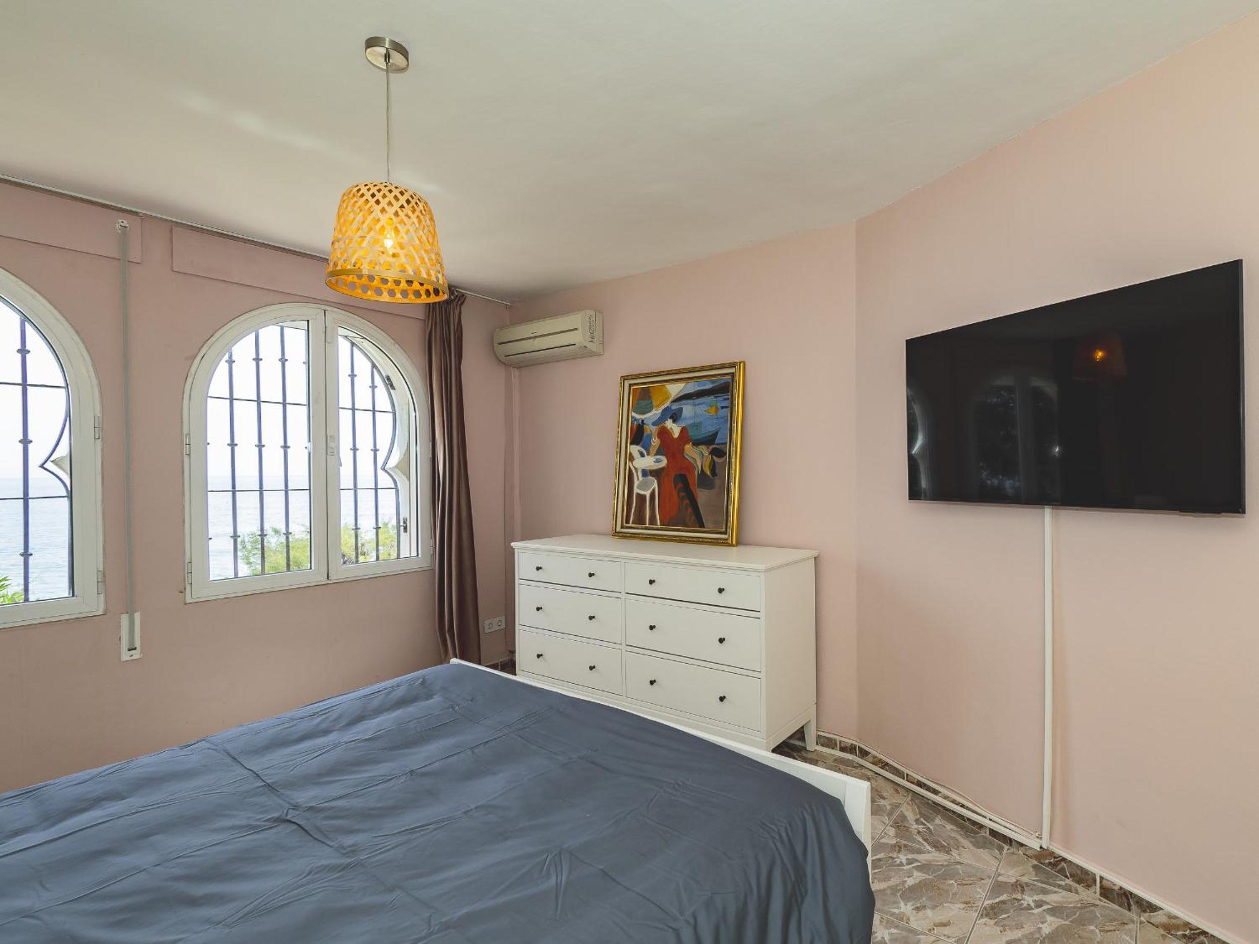 Cubo's Beachfront Villa Khayyam