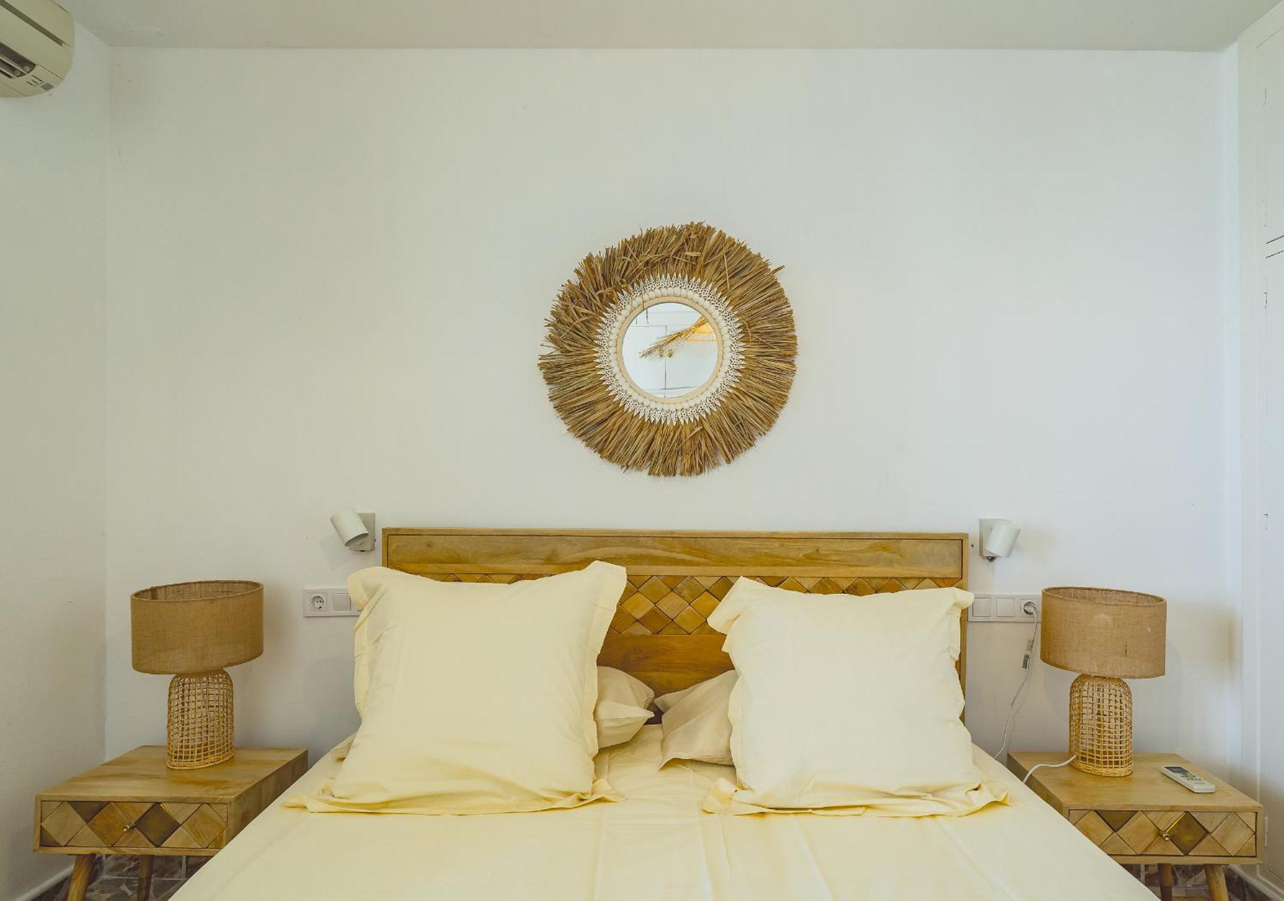 Cubo's Beachfront Villa Khayyam