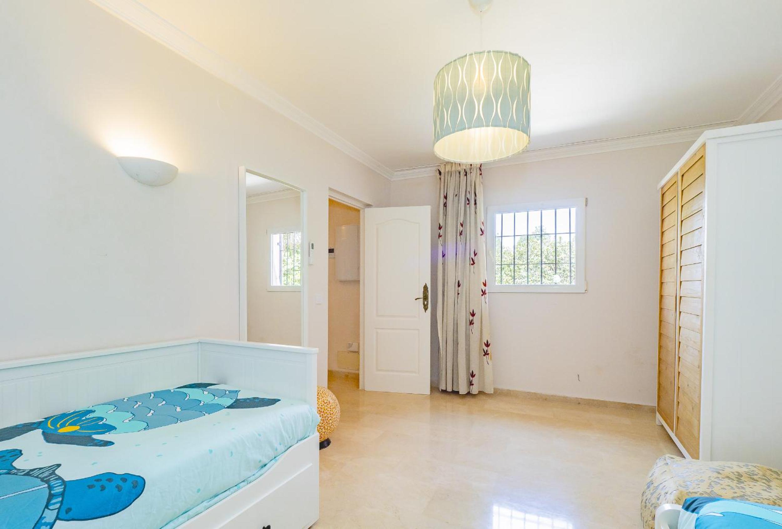 Cubo's Beachfront Villa Khayyam