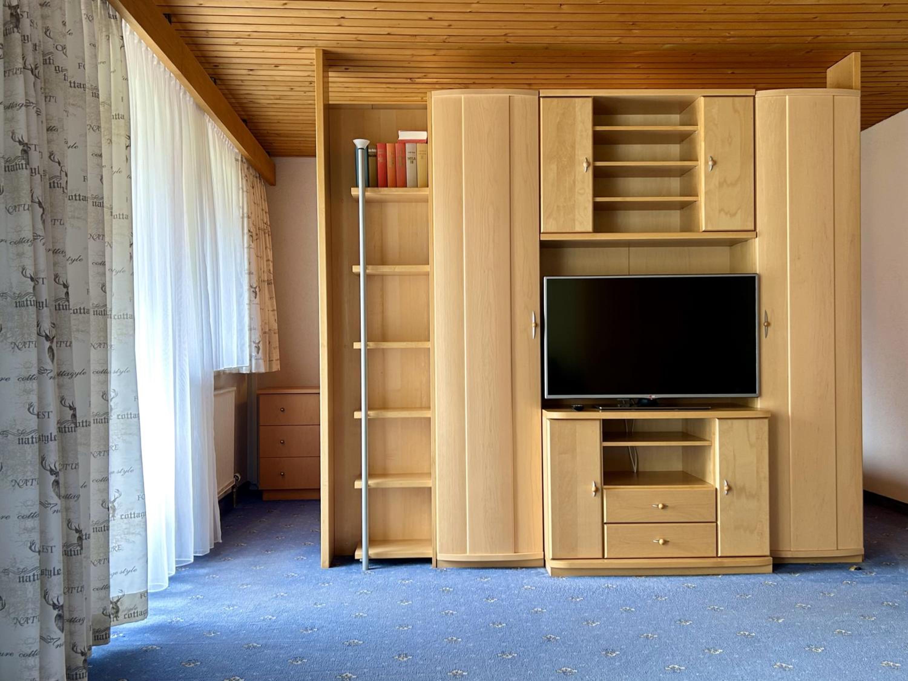 WOLF RETREAT Apartments im Lechtal davor Appartementhaus Michaela