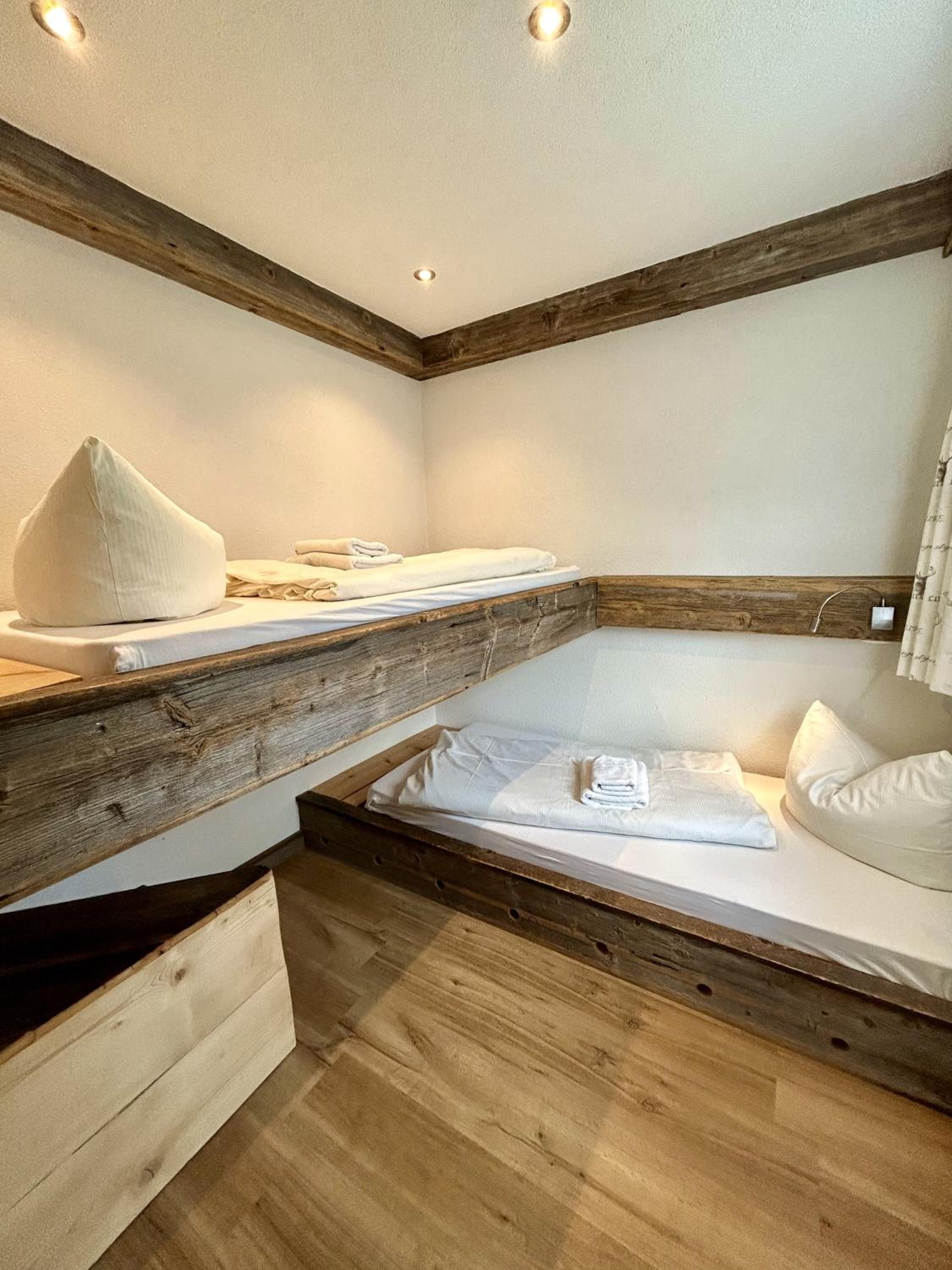 WOLF RETREAT Apartments im Lechtal davor Appartementhaus Michaela