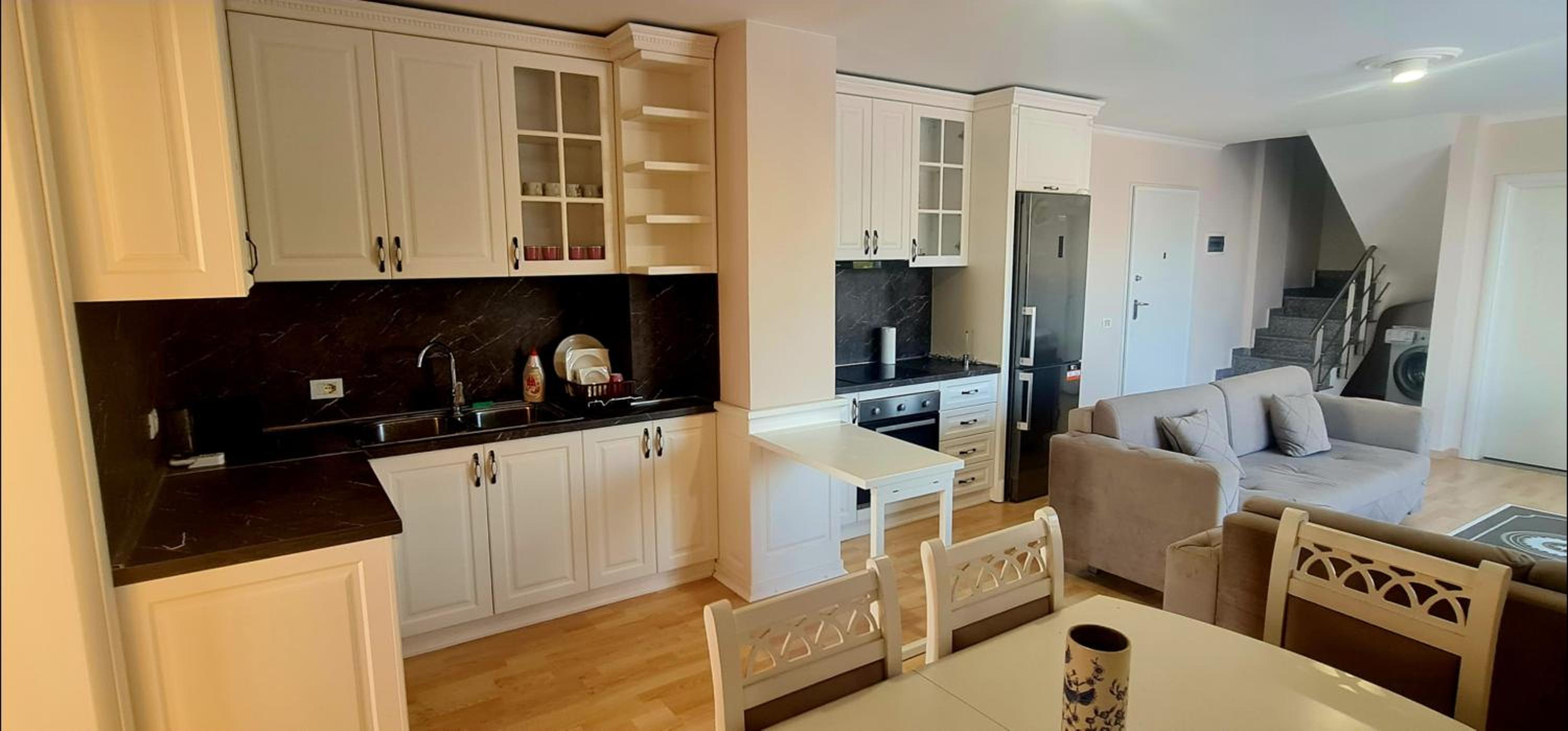 Penthouse d'exception avec Rooftop vue mer et colline 3 chambres sur 2 étages 100m de la plage