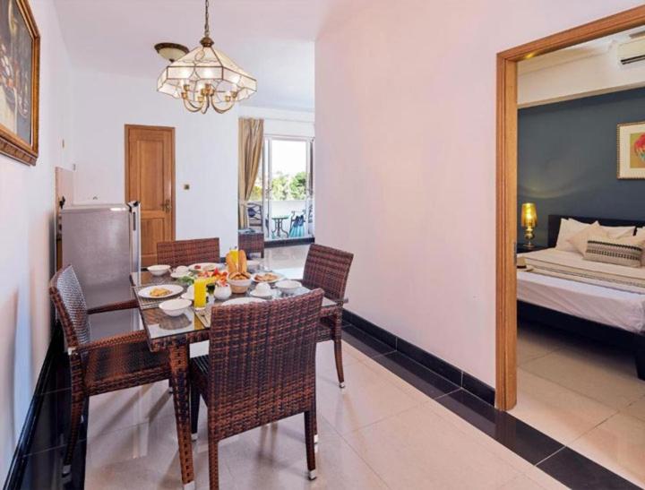 Pereybere Apartment with breakfast and private balcony view 4