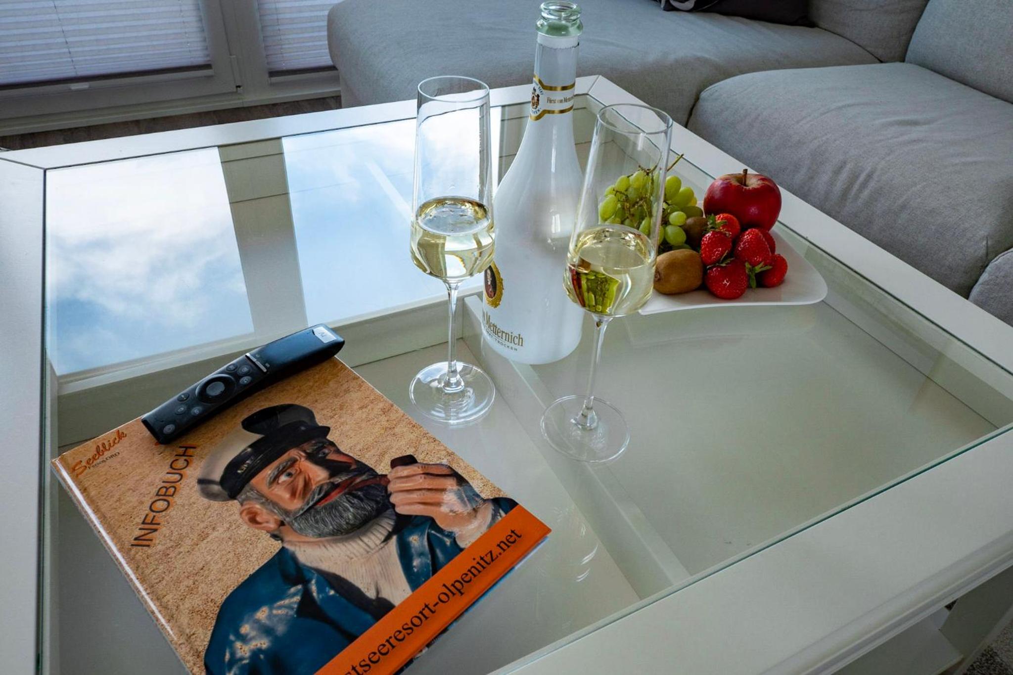 Maisonette Fewo Ostseeflair by Seeblick Ferien ORO, erste Wasserreihe, E-Säule
