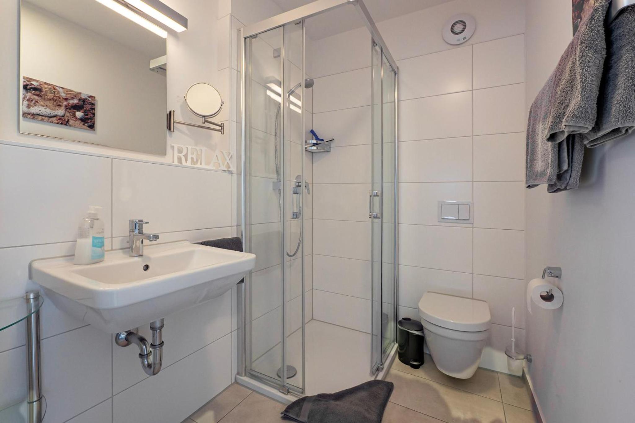 Maisonette Fewo Ostseeflair by Seeblick Ferien ORO, erste Wasserreihe, E-Säule
