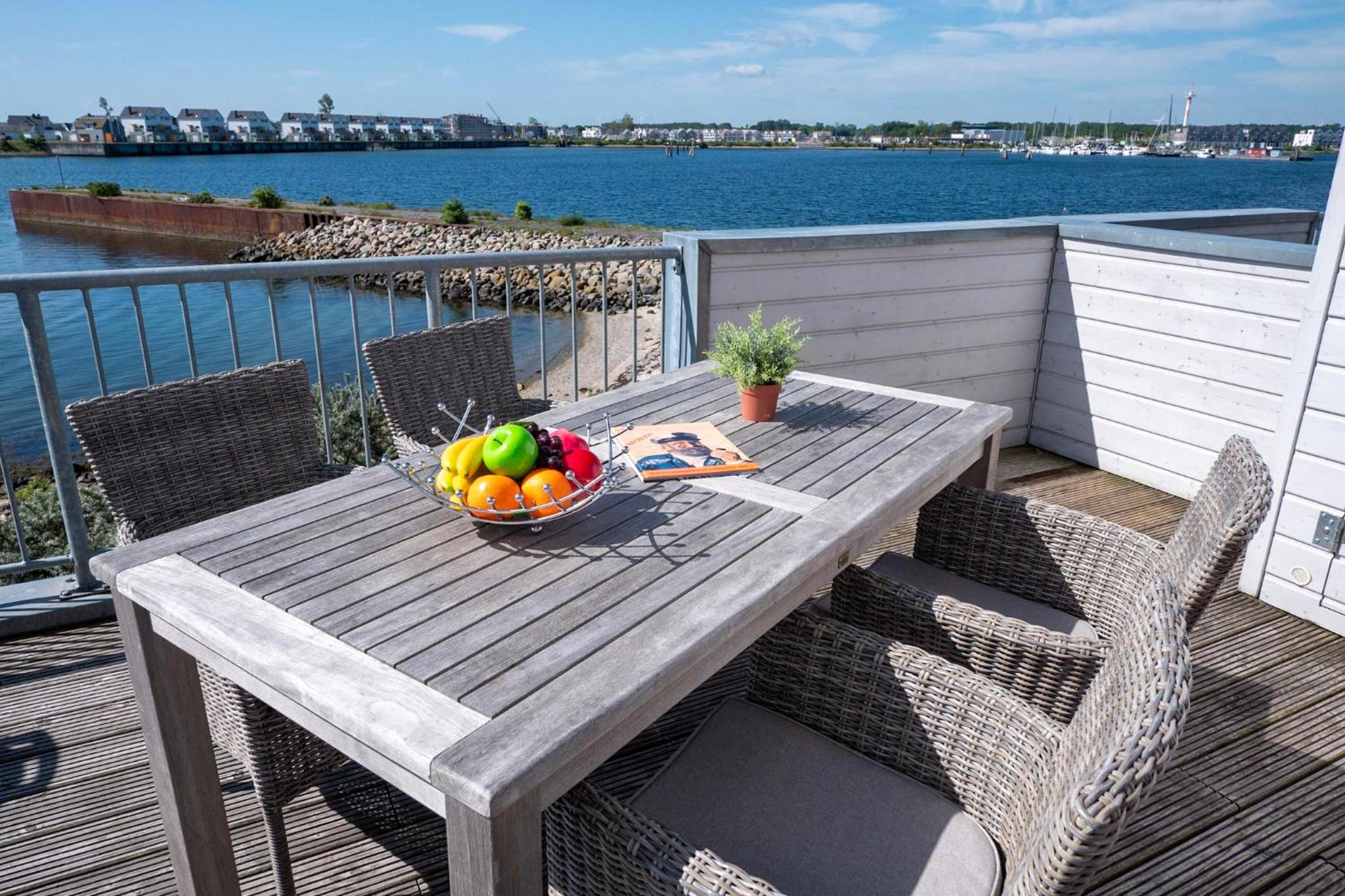 Maisonette Fewo Ostseeflair by Seeblick Ferien ORO, erste Wasserreihe, E-Säule