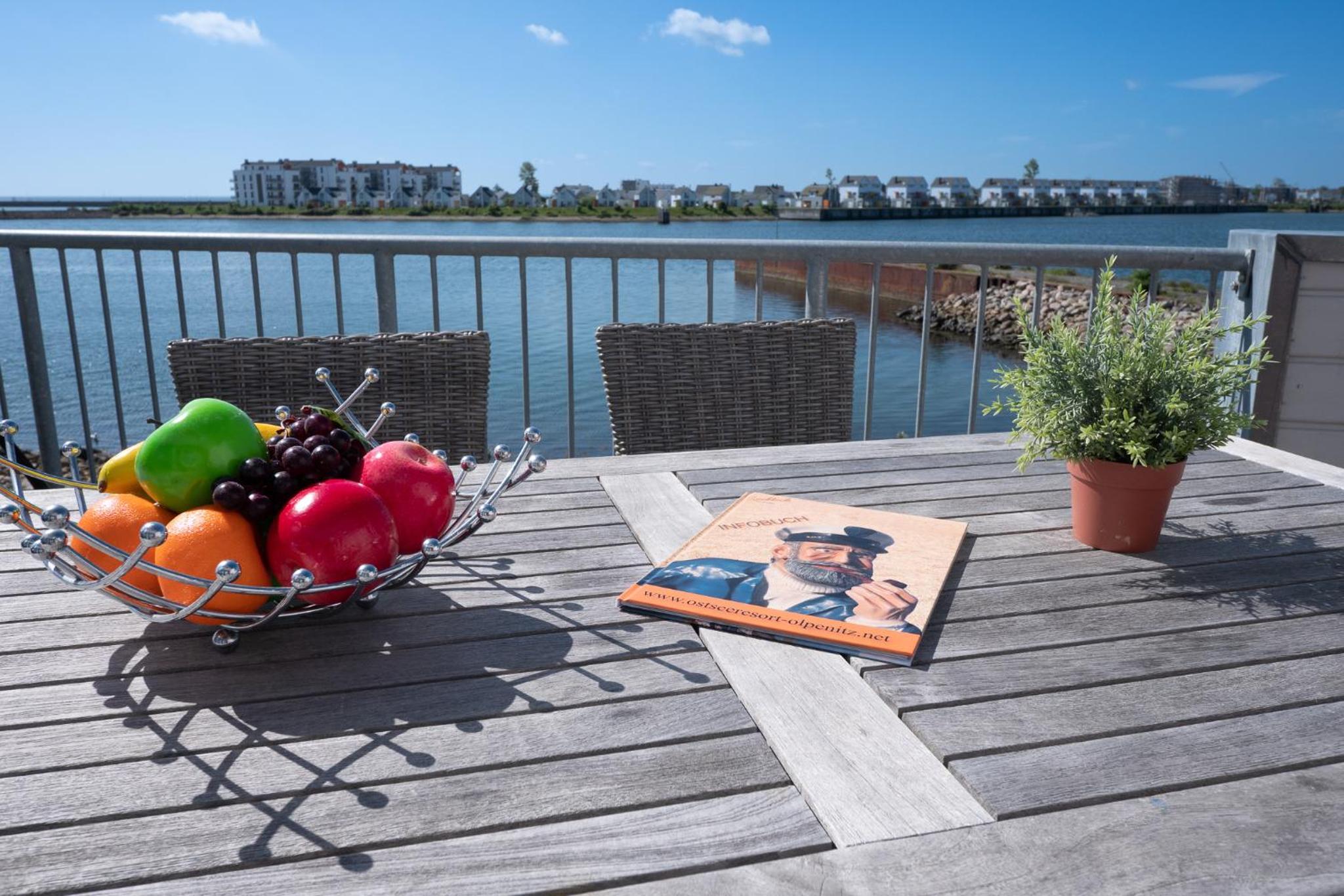 Maisonette Fewo Ostseeflair by Seeblick Ferien ORO, erste Wasserreihe, E-Säule