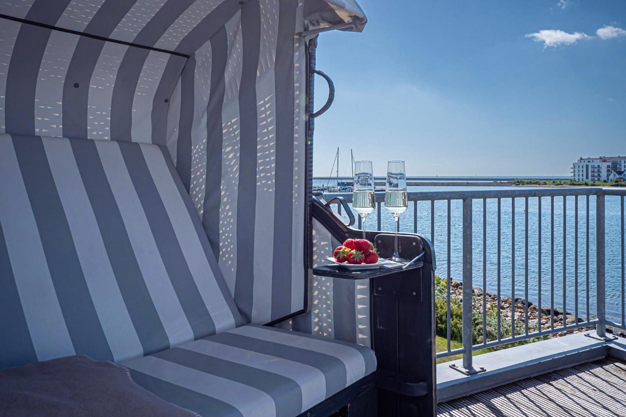 Maisonette Fewo Ostseeflair by Seeblick Ferien ORO, erste Wasserreihe, E-Säule