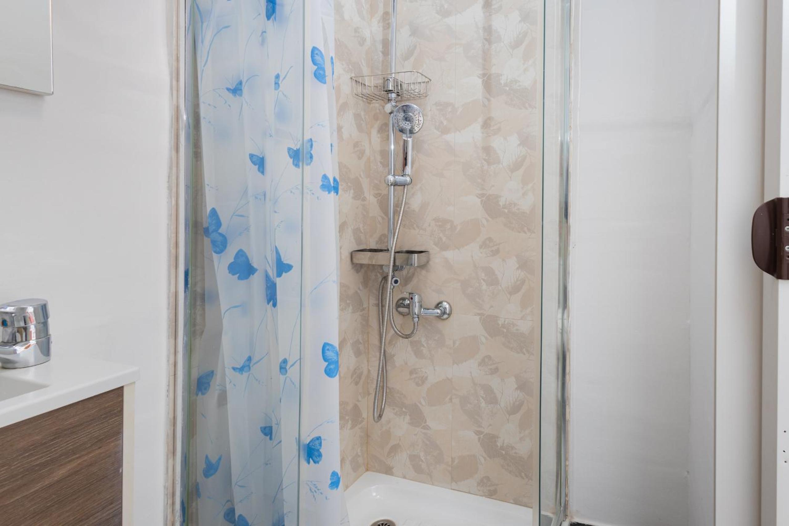 C34 Cosy 4 bdr apt close to Maria Zambrano