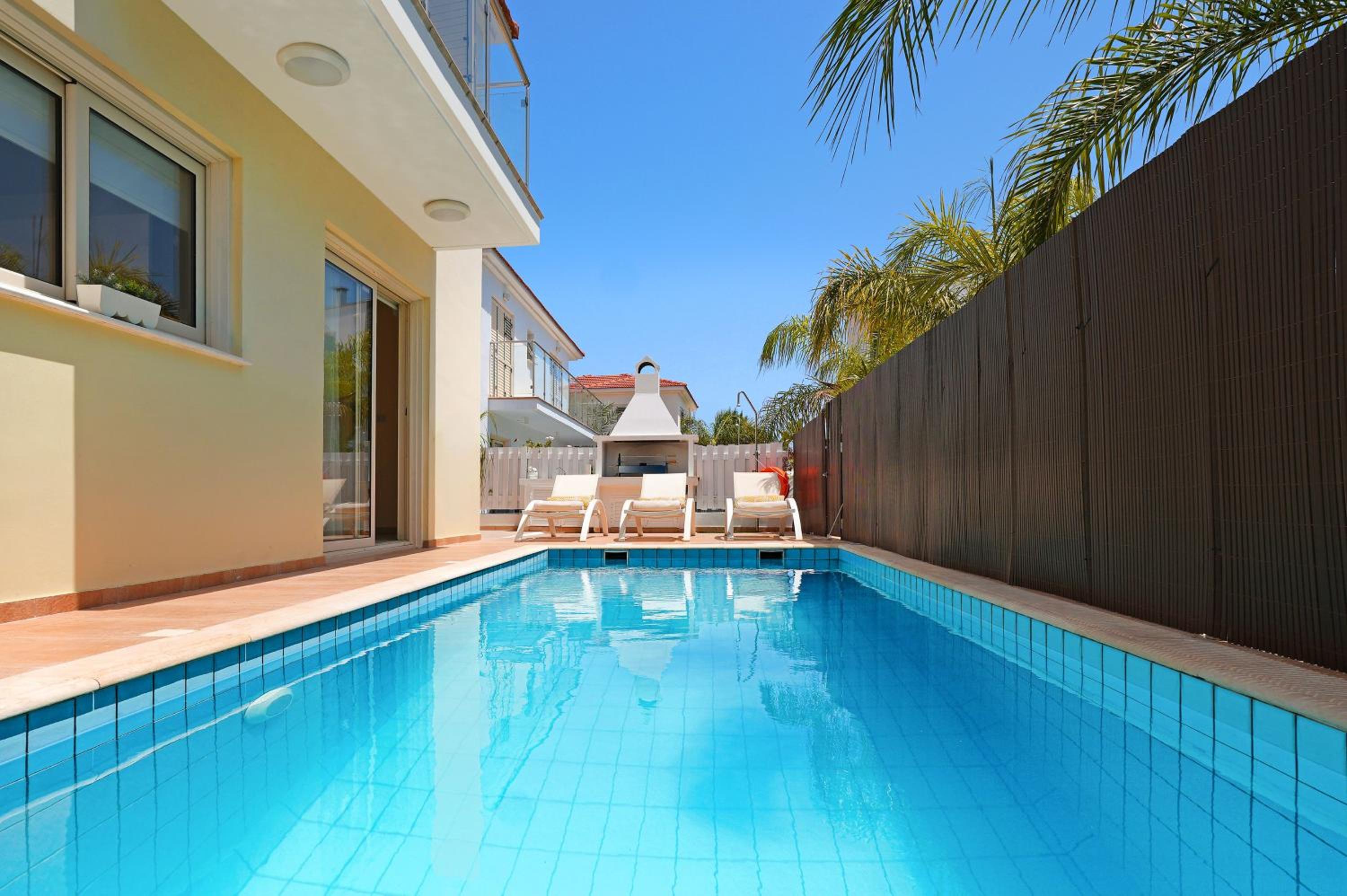Villa Artemis - 30m from Pernera Beach