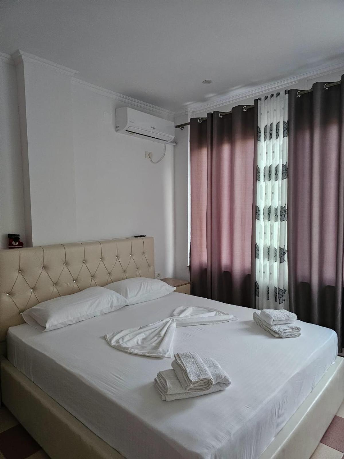 LIVIA Rooms Permet