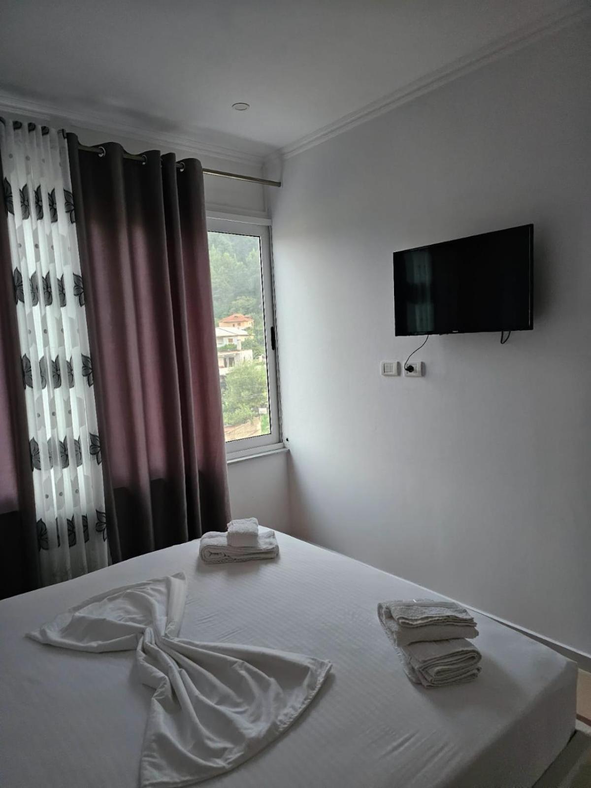 LIVIA Rooms Permet