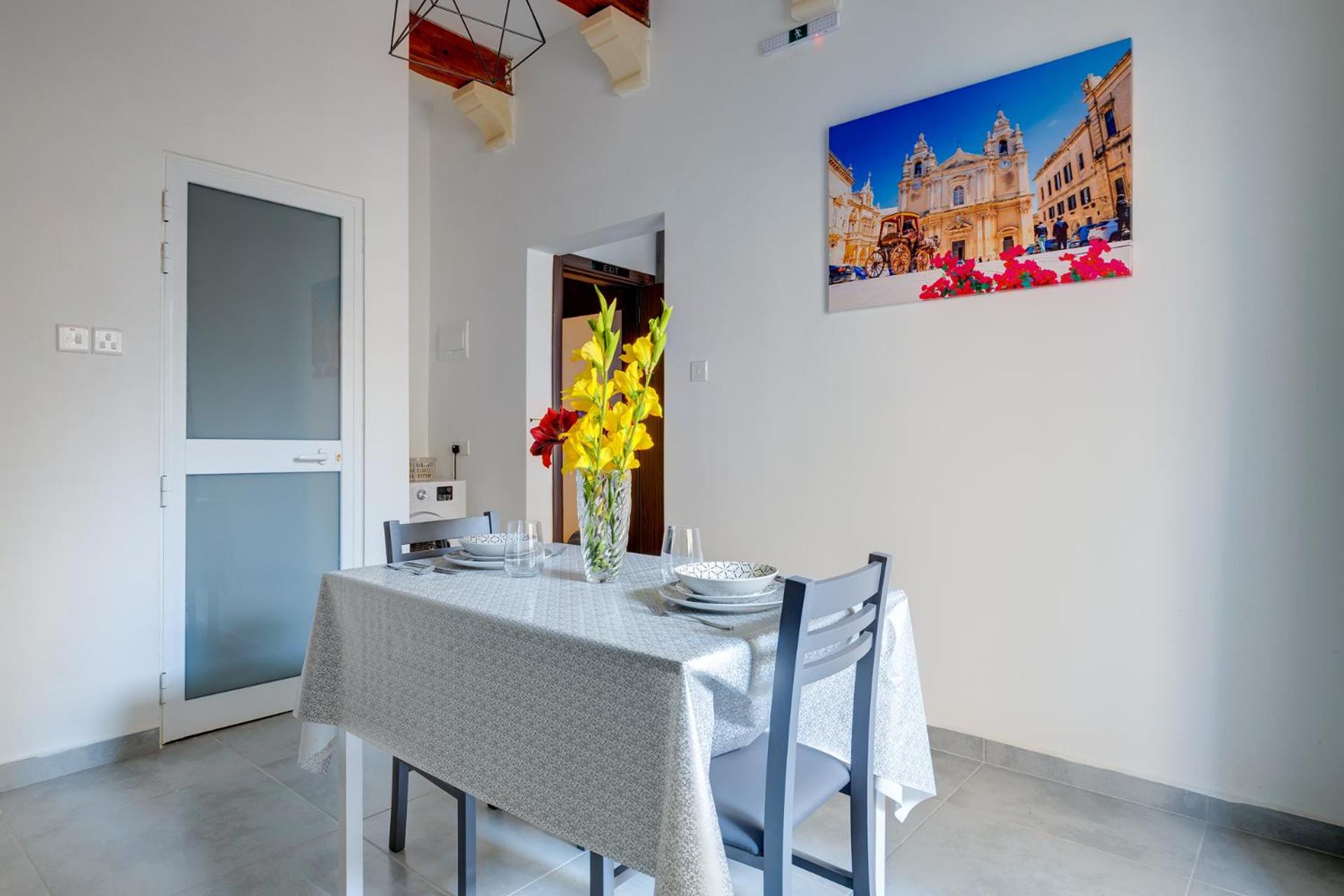 Stylish 1BR Studio Apt in Gzira view 2