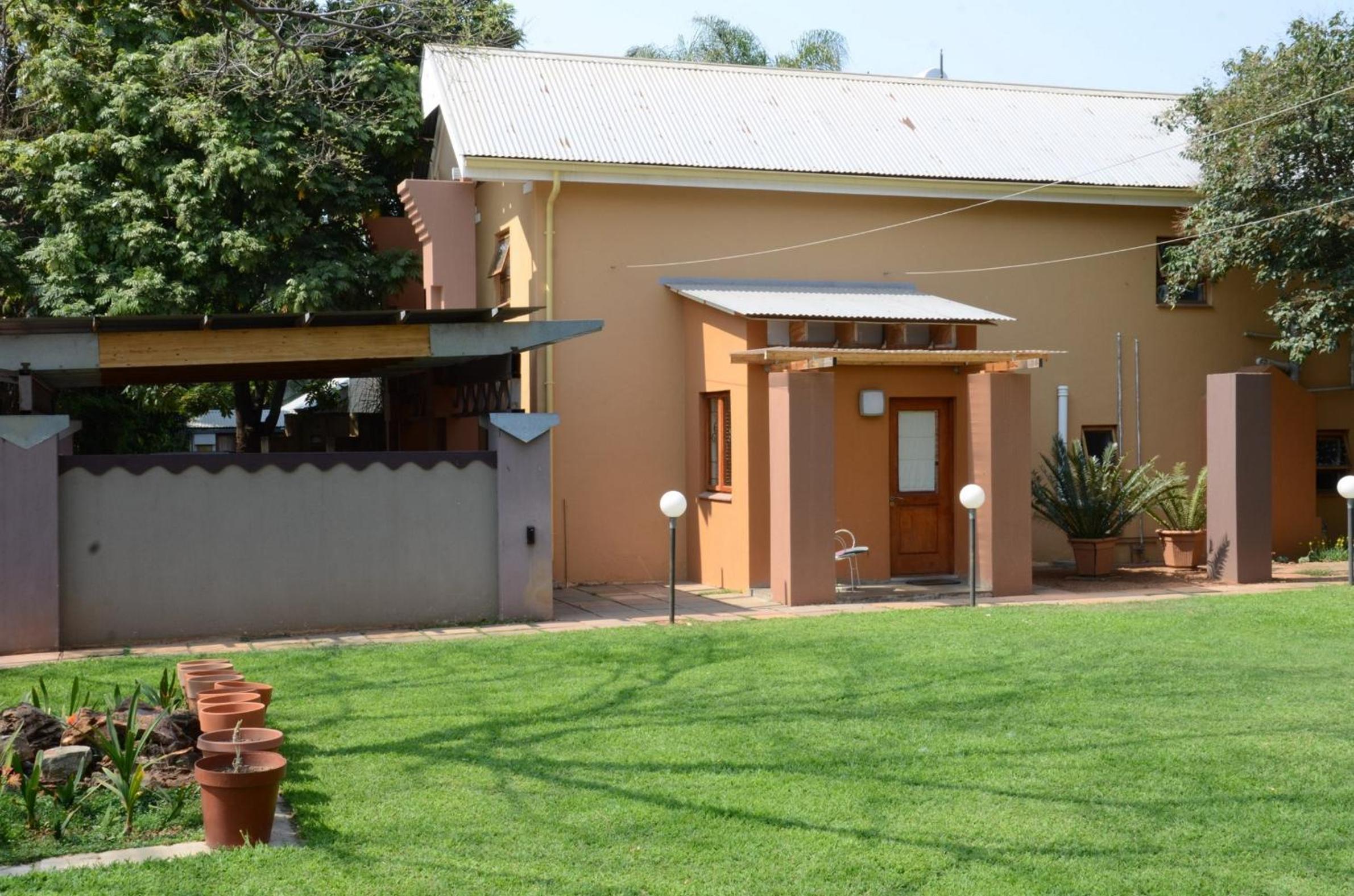 Bed & Breakfast in Hatfield view 3