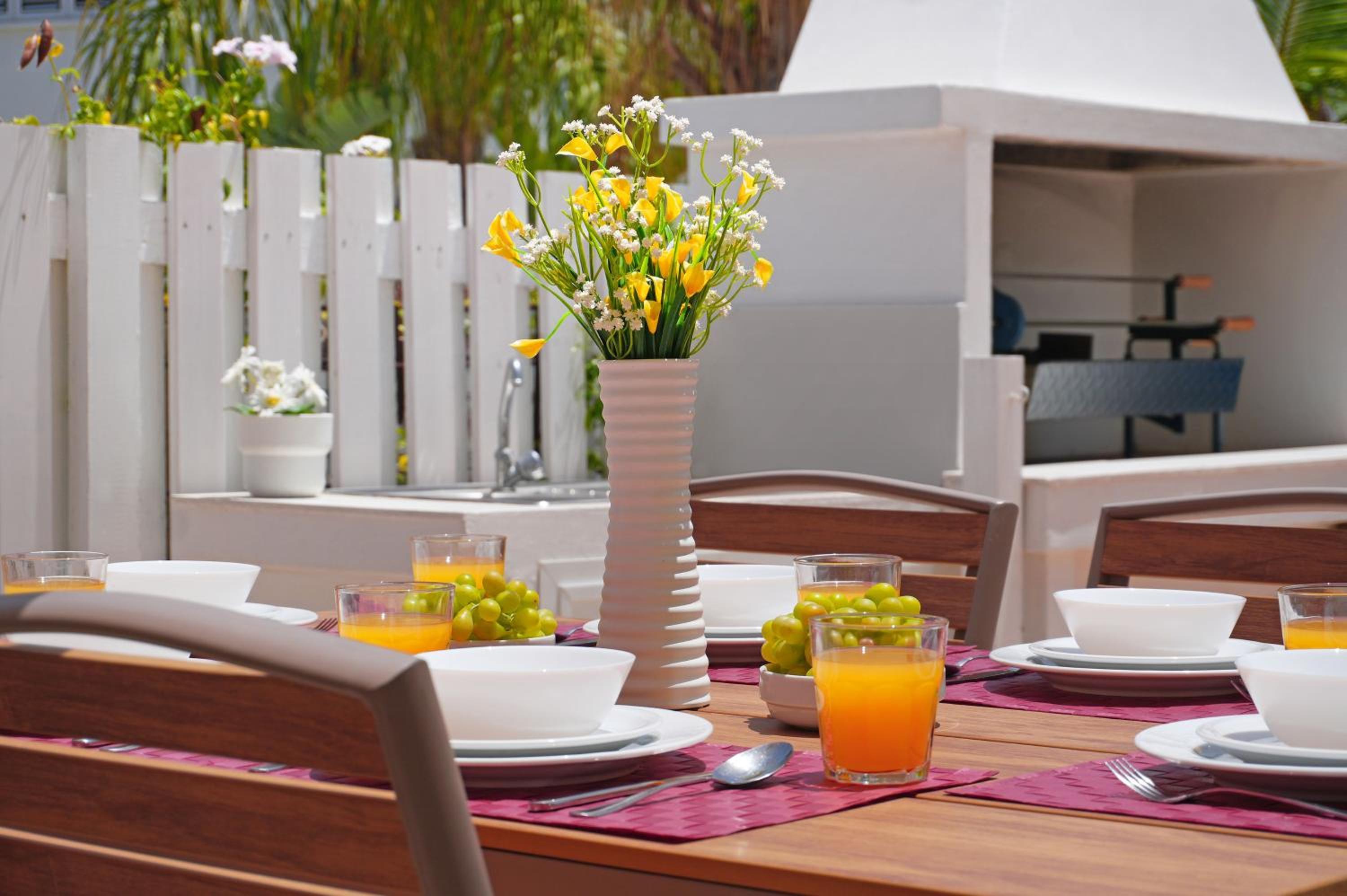 Villa Artemis - 30m from Pernera Beach