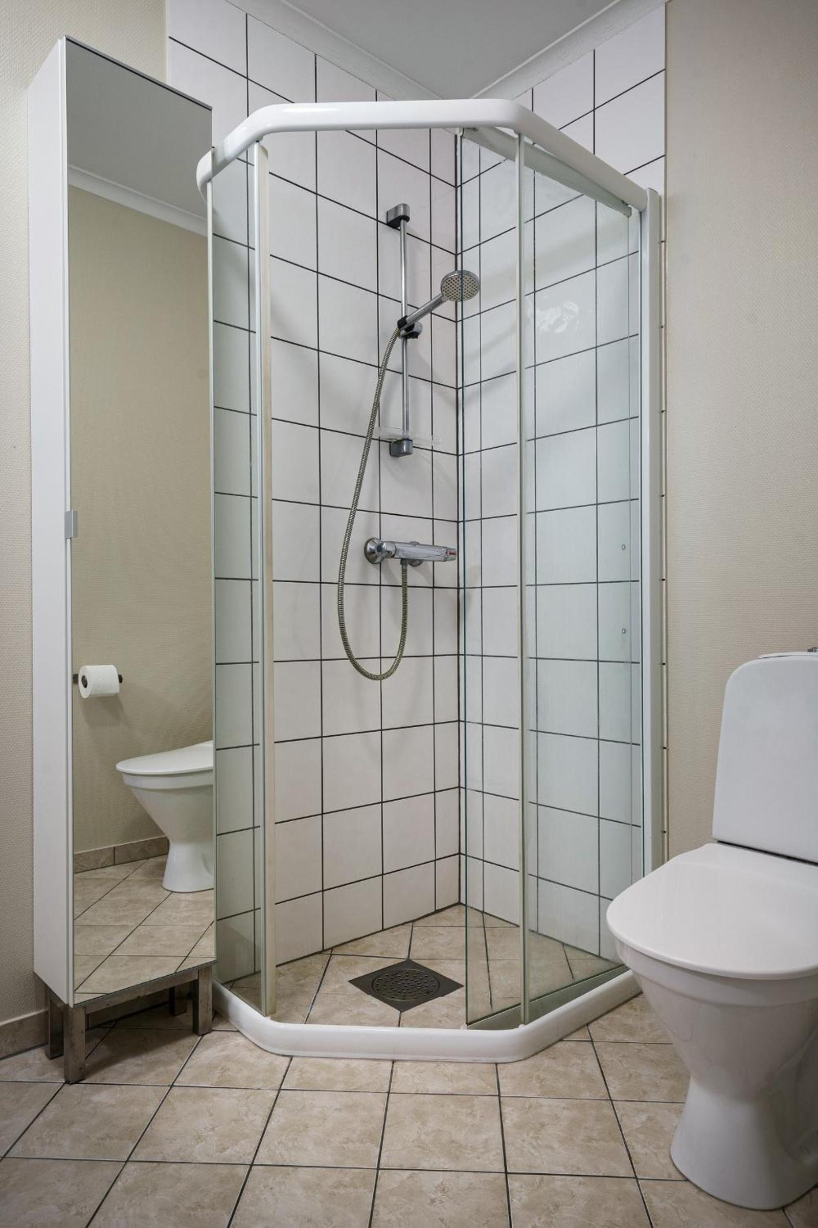 Cozy modern apartment - Very central at Sinnes view 4