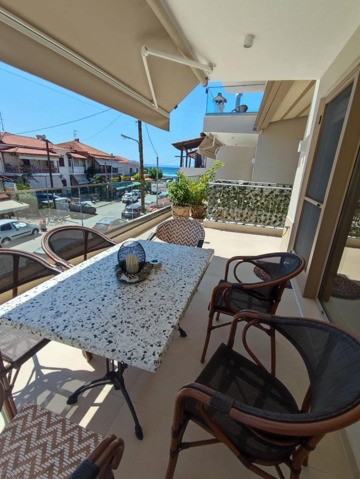 Theros Summer Suite 2 view 3