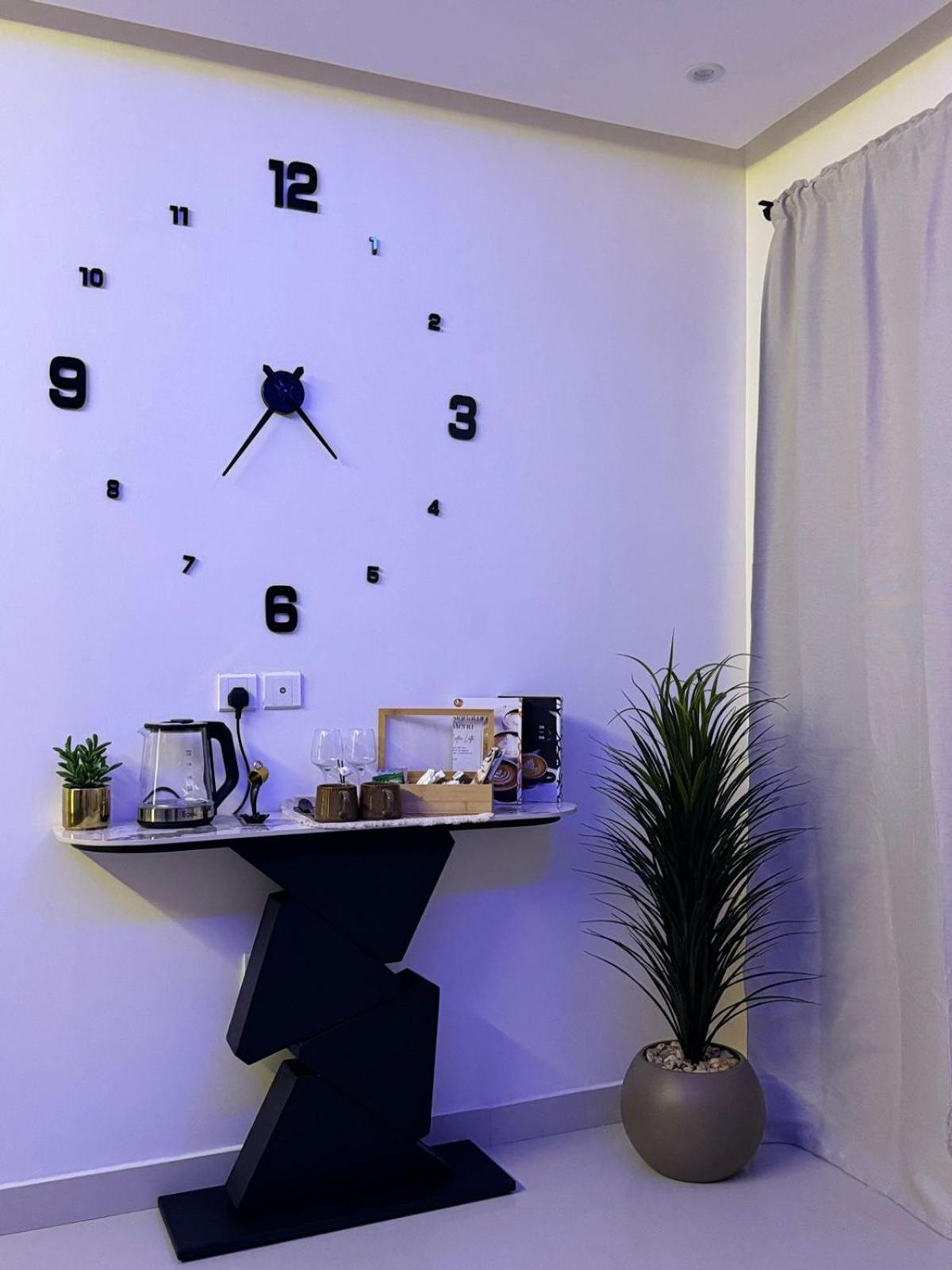 Al nada Modern Apartment