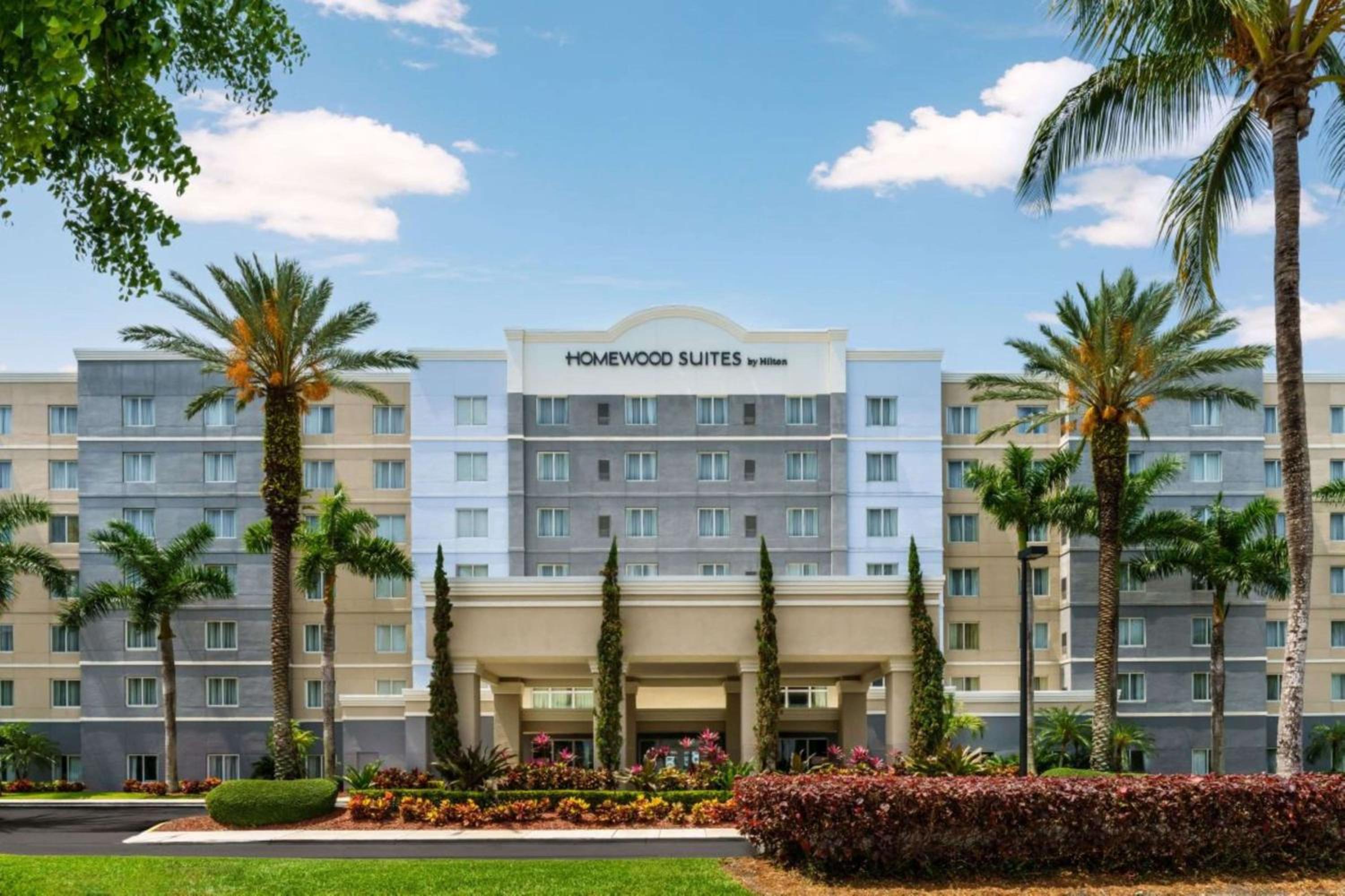 Hotel Homewood Suites Miami Airport/Blue Lagoon - Image 1