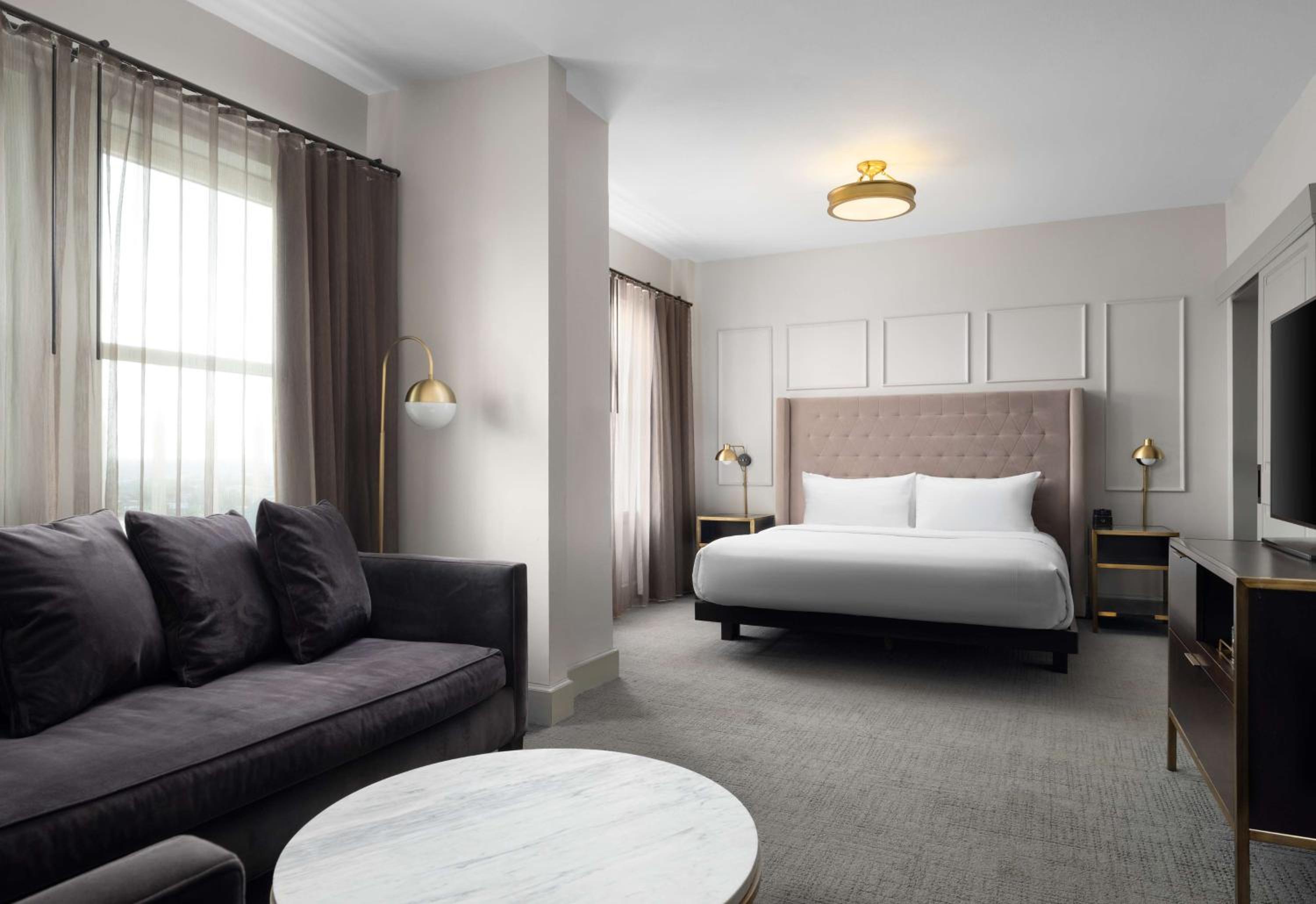 Kansas City Vacations - Hotel Phillips Kansas City, Curio Collection By Hilton - Property Image 13