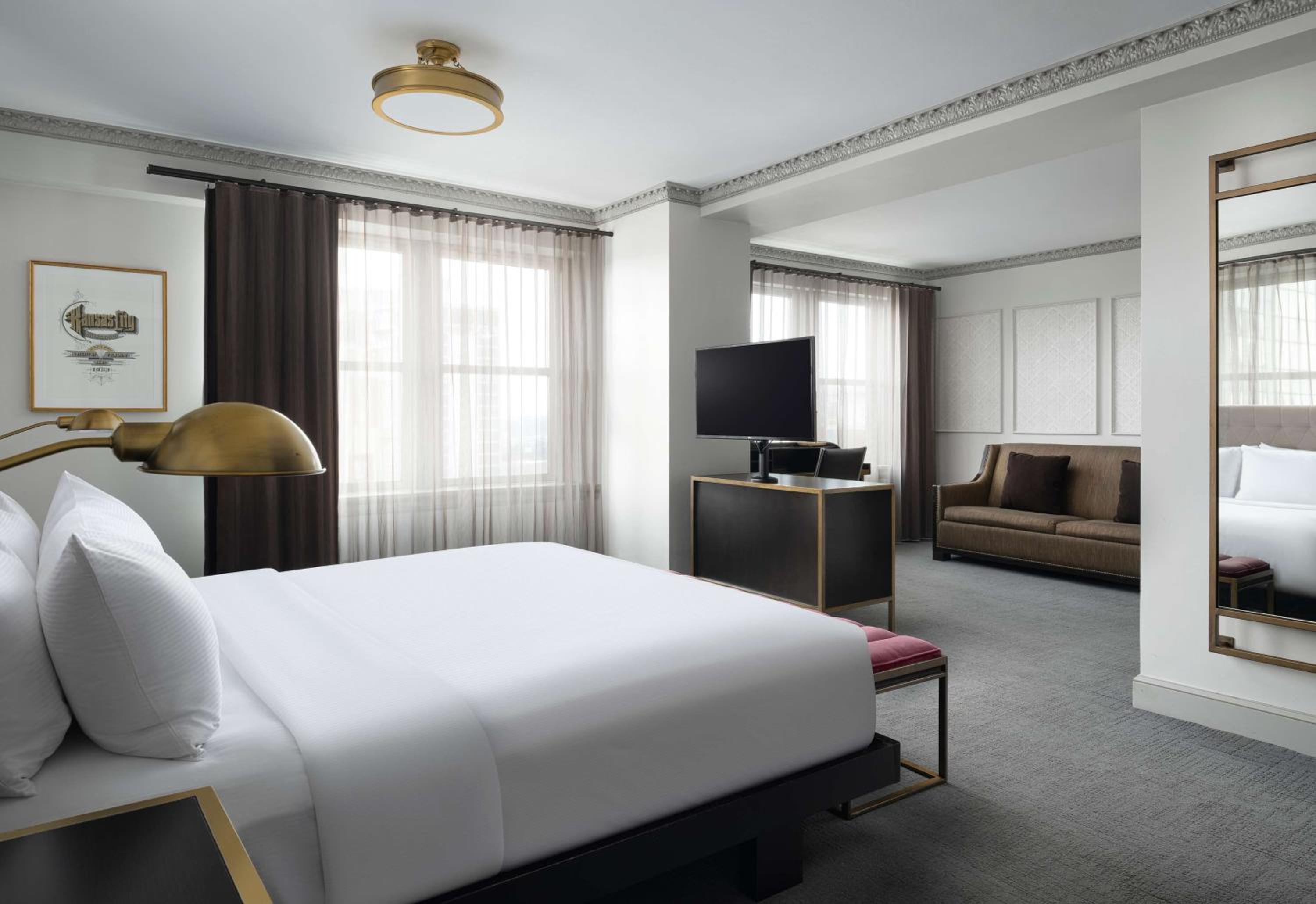 Kansas City Vacations - Hotel Phillips Kansas City, Curio Collection By Hilton - Property Image 40