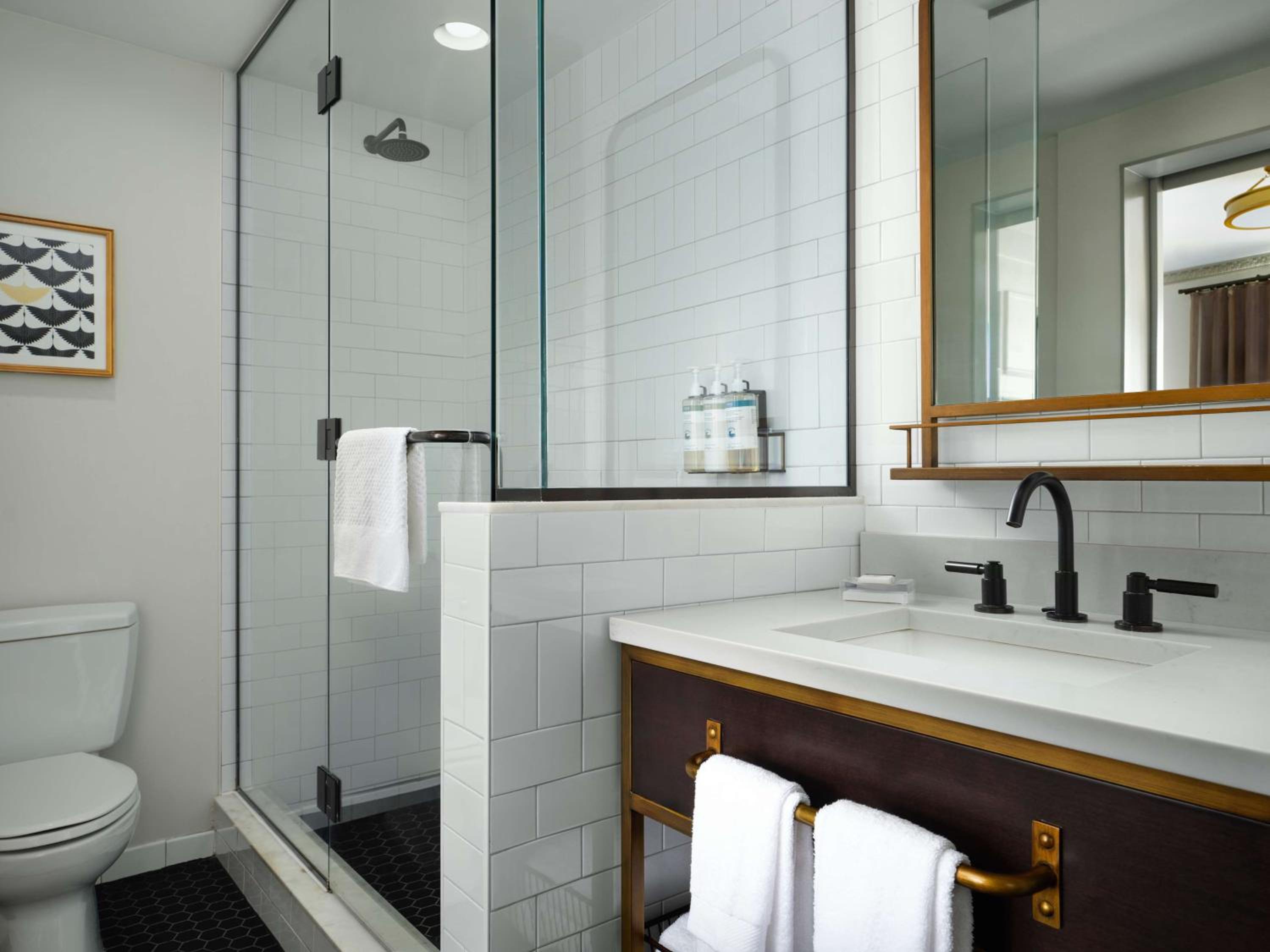 Kansas City Vacations - Hotel Phillips Kansas City, Curio Collection By Hilton - Property Image 42