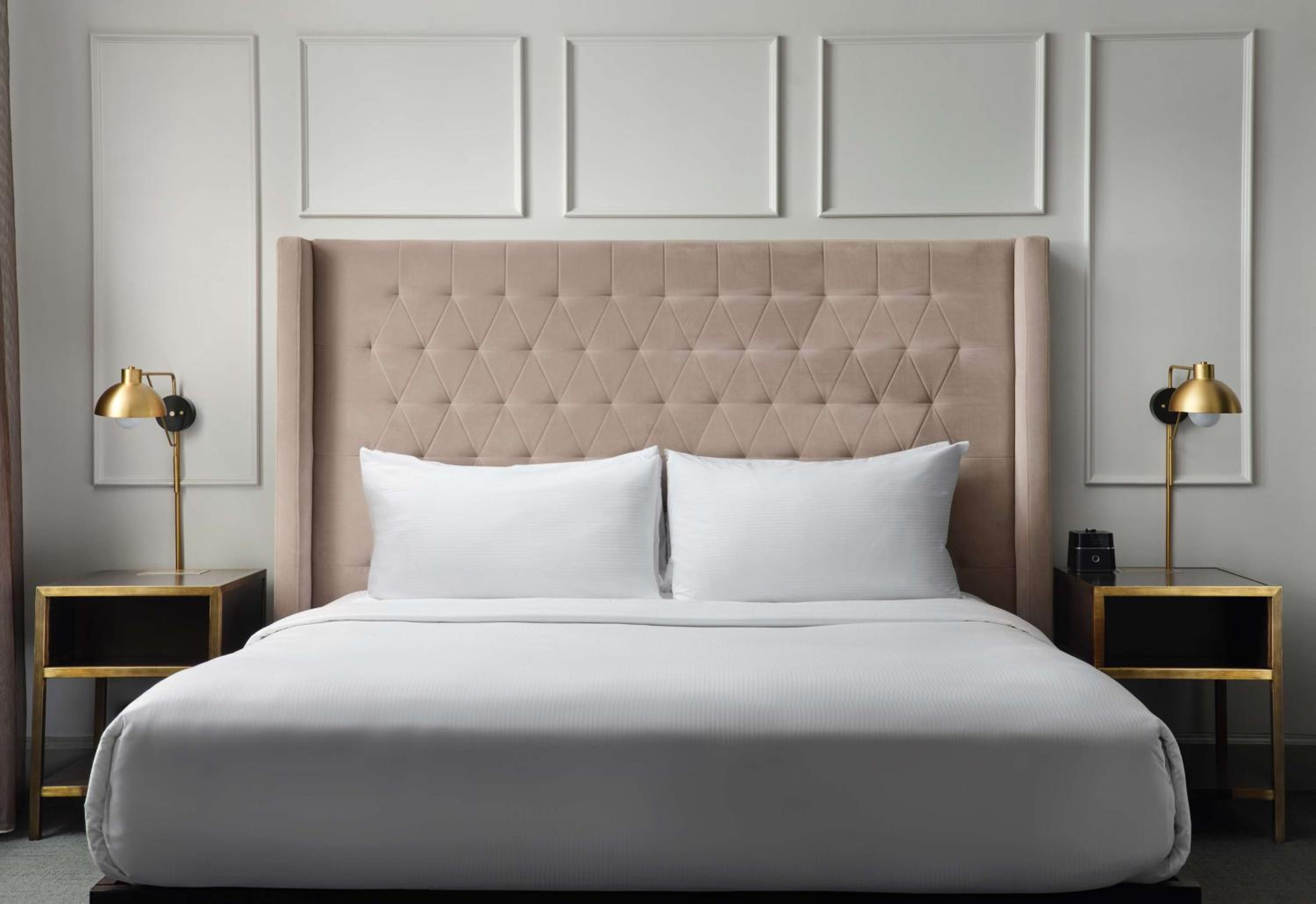 Kansas City Vacations - Hotel Phillips Kansas City, Curio Collection By Hilton - Property Image 4