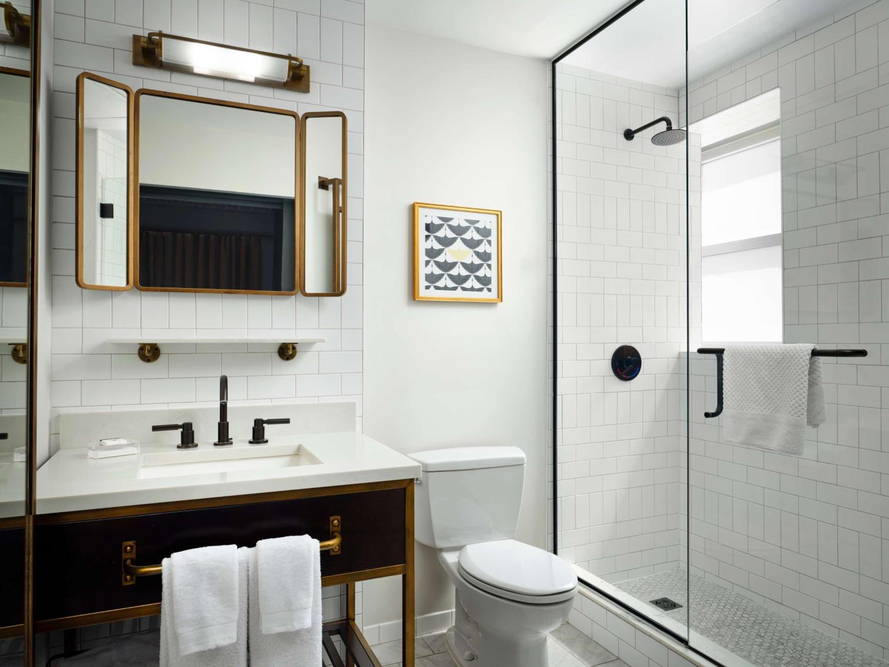 Kansas City Vacations - Hotel Phillips Kansas City, Curio Collection By Hilton - Property Image 3