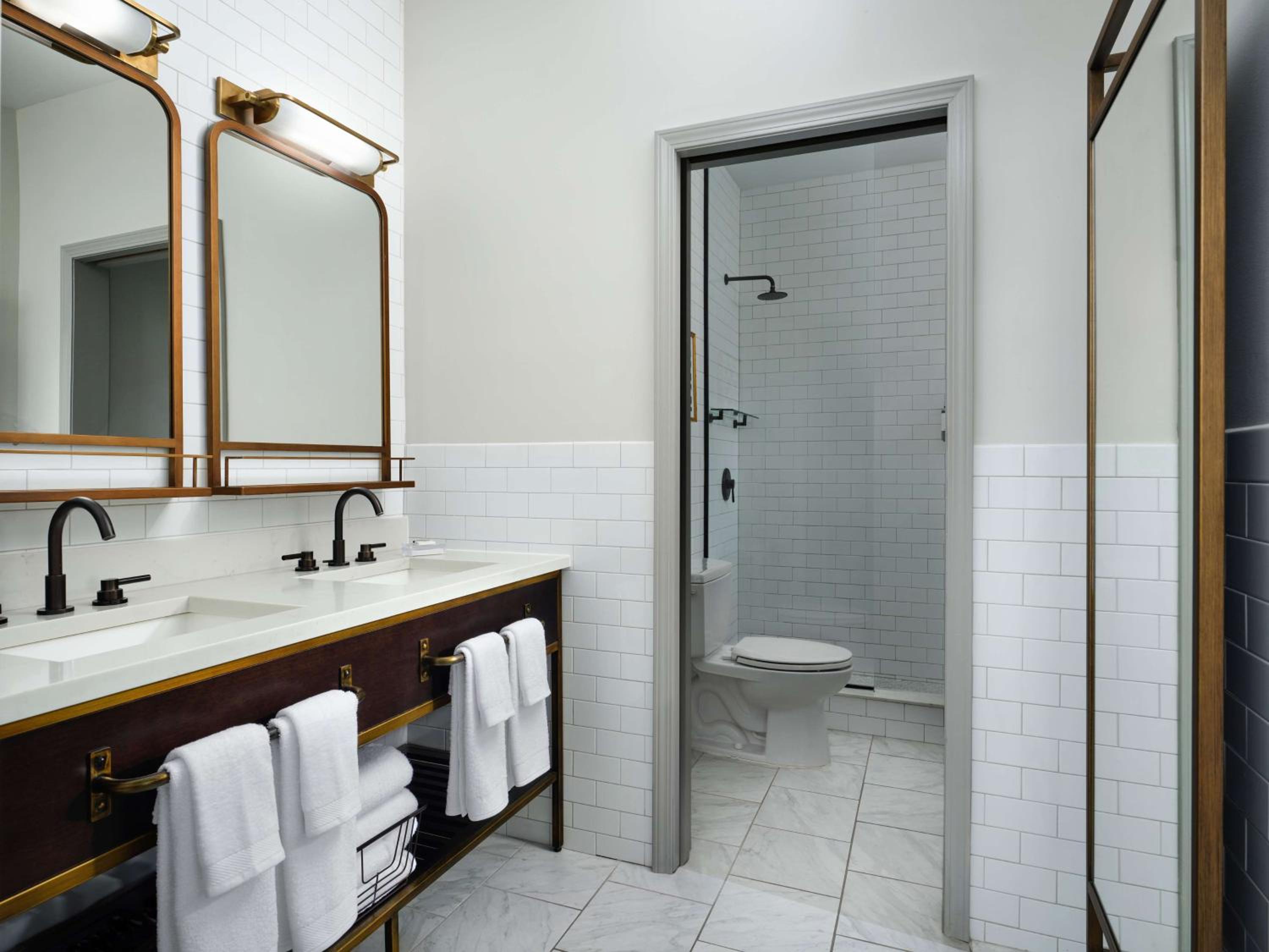 Kansas City Vacations - Hotel Phillips Kansas City, Curio Collection By Hilton - Property Image 35