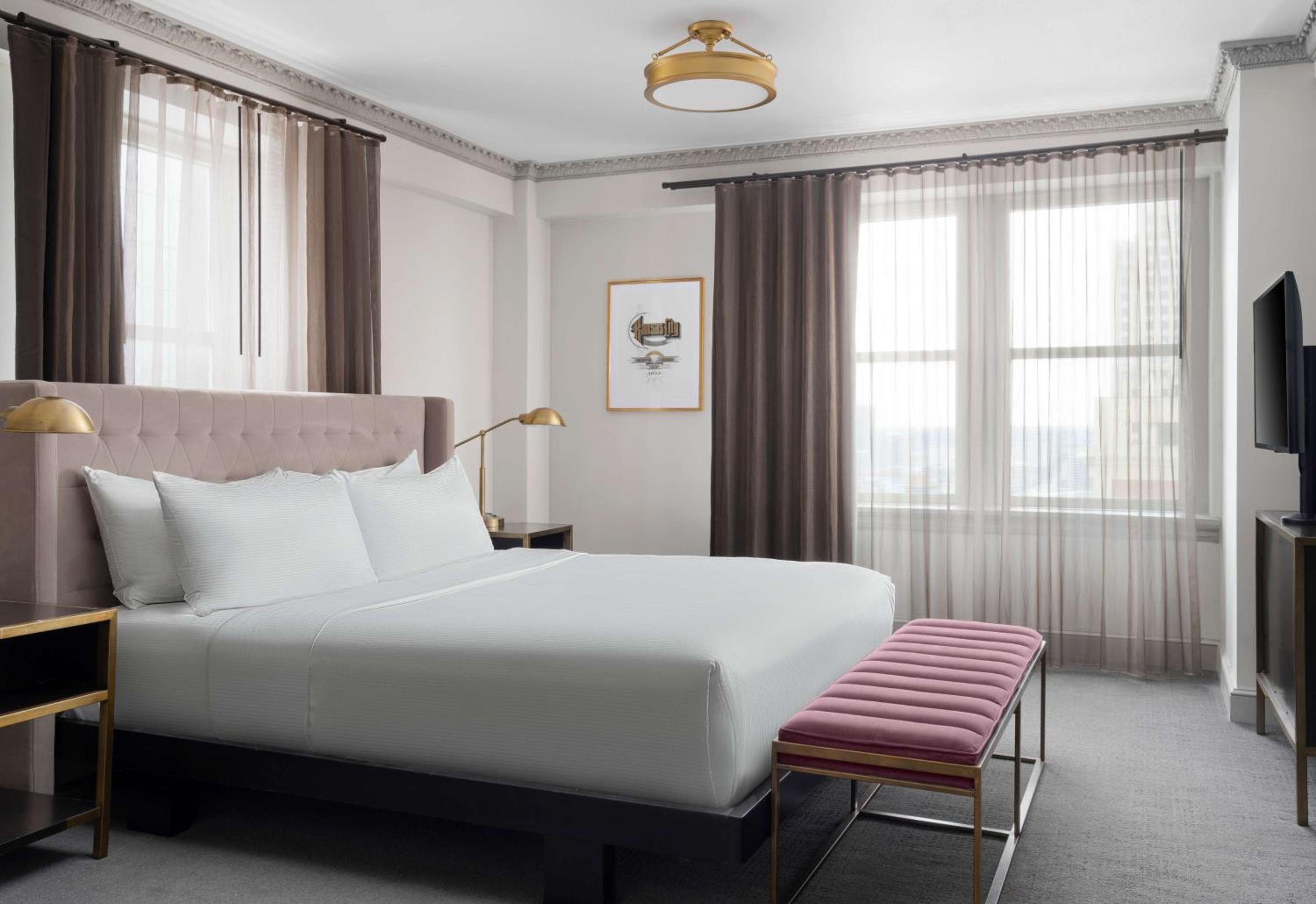 Kansas City Vacations - Hotel Phillips Kansas City, Curio Collection By Hilton - Property Image 34