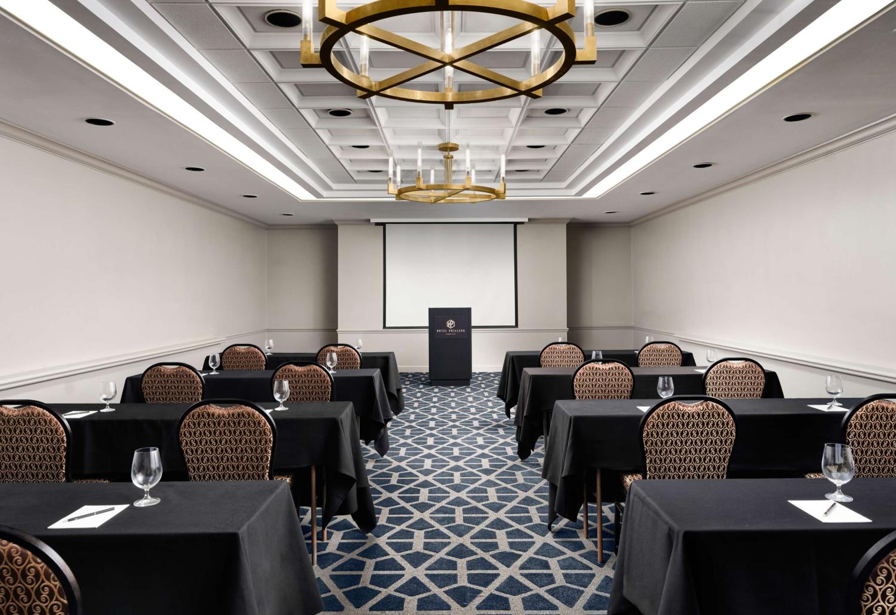 Kansas City Vacations - Hotel Phillips Kansas City, Curio Collection By Hilton - Property Image 24