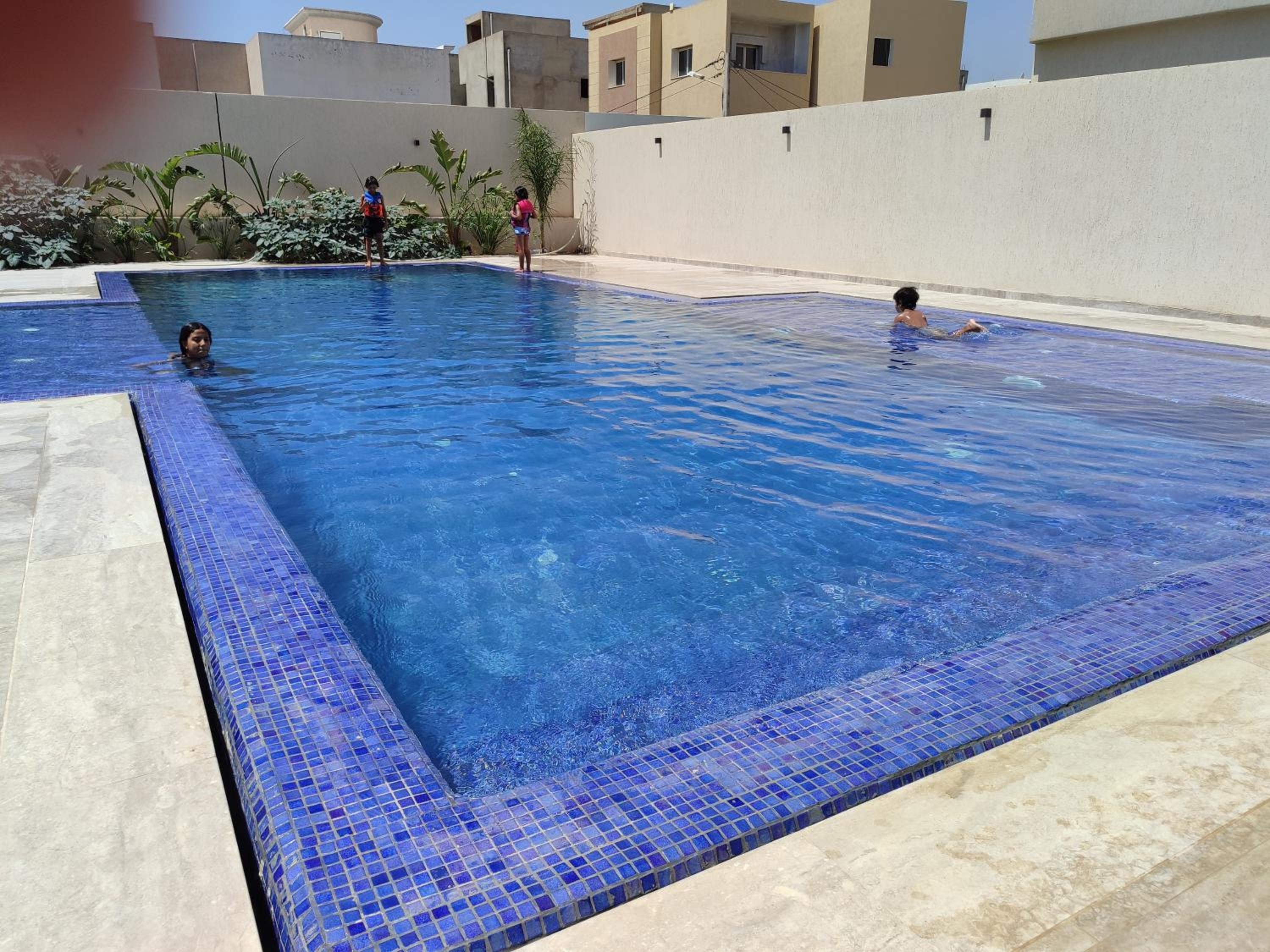 Coquet appartement avec piscine à 10min de l'aéroport Tunis - family only view 2