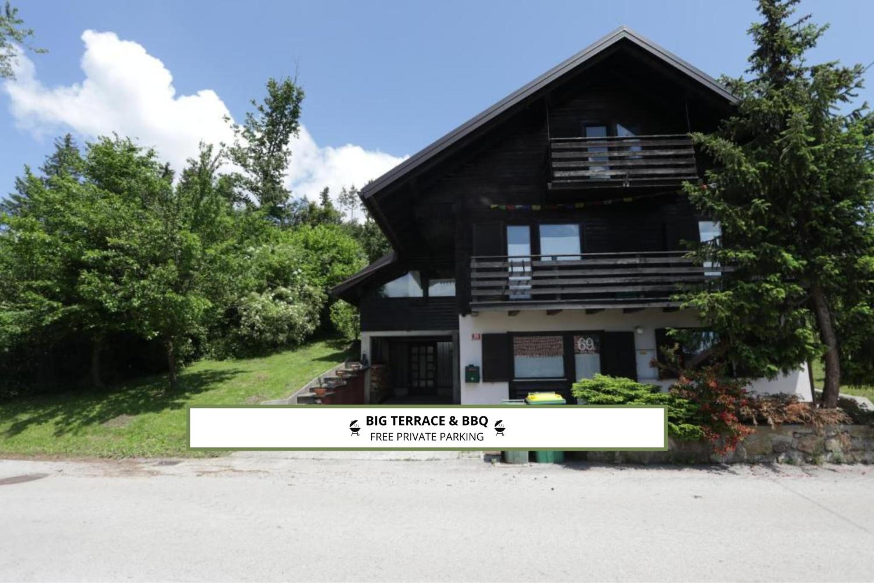 First House - Lovely Holiday Home near Cerknica