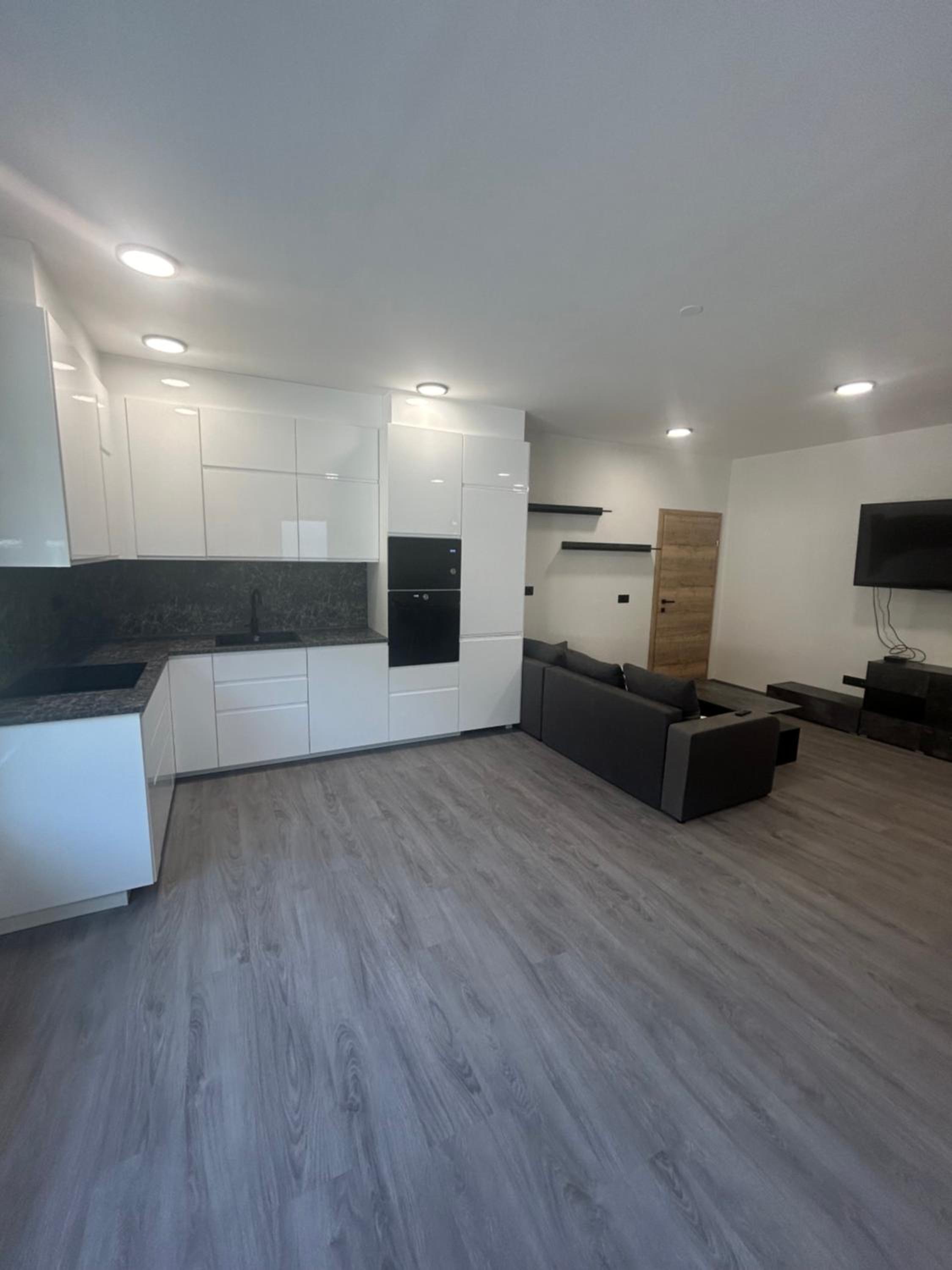 Apartments Ema