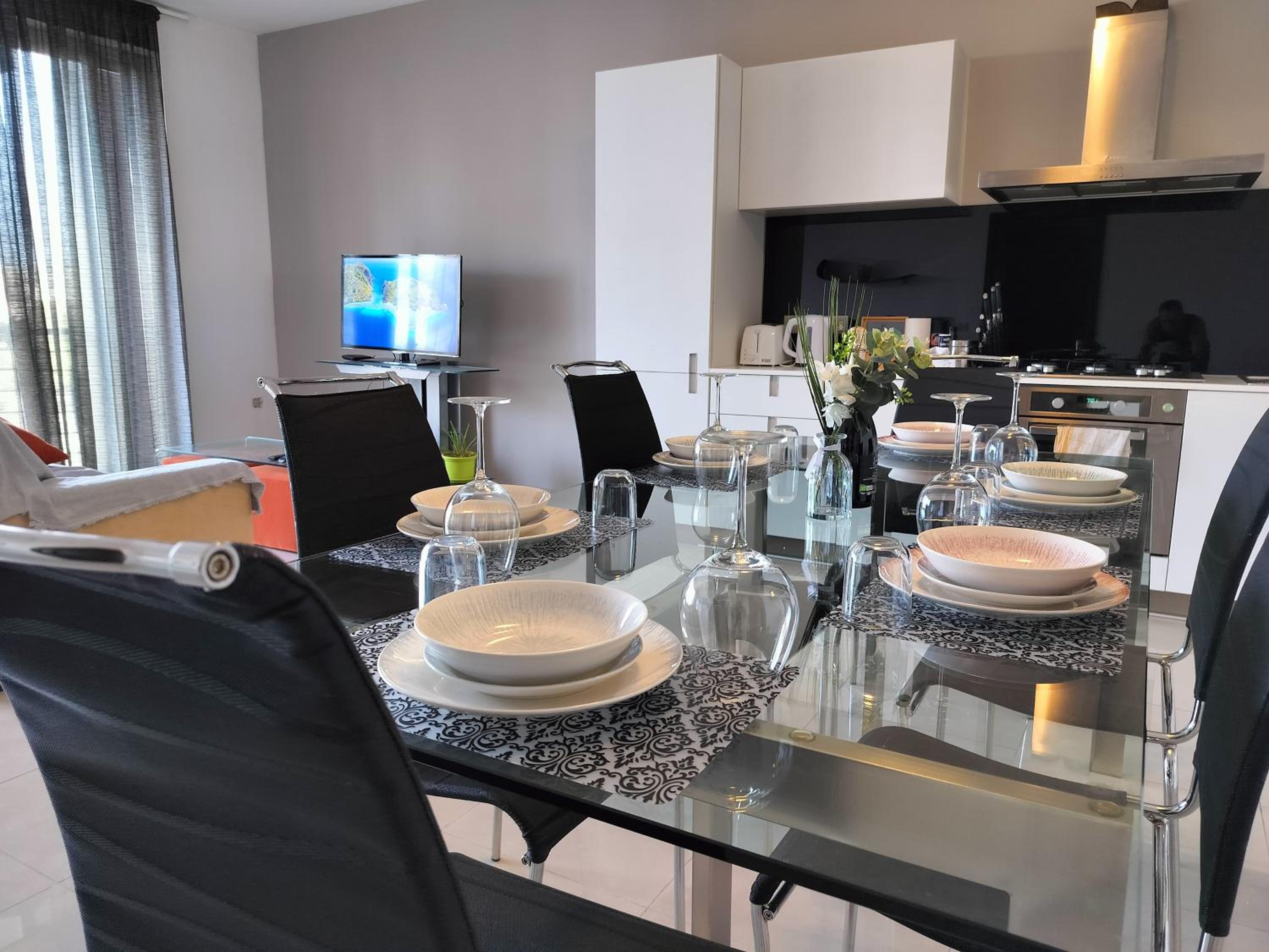 Stunning Seafront Apartment with Marina and Valletta views in Malta photo 3