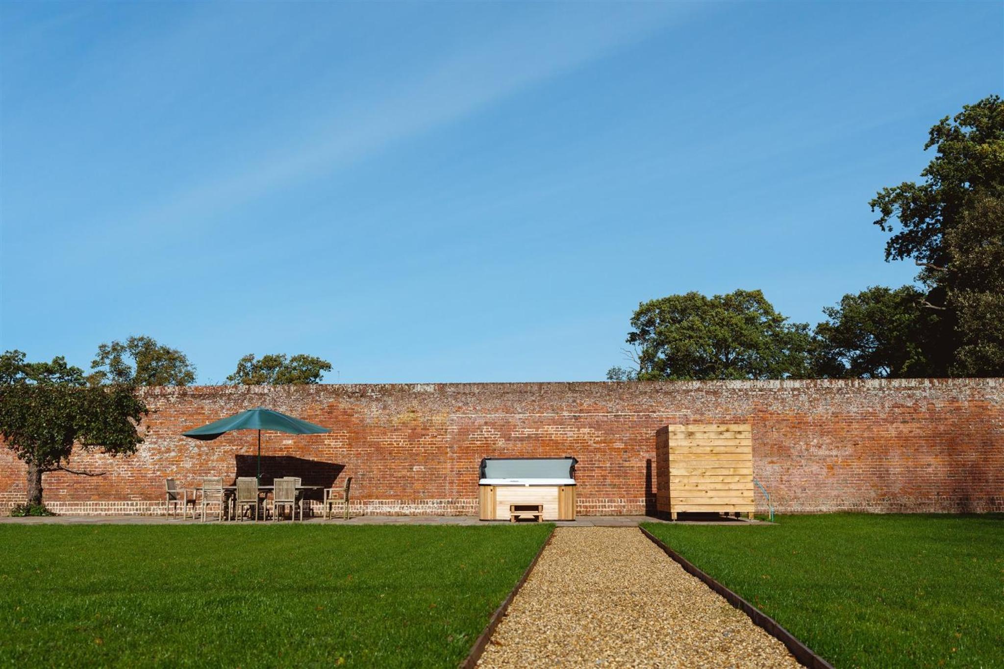 Holly House, Sleeps 15, North Norfolk